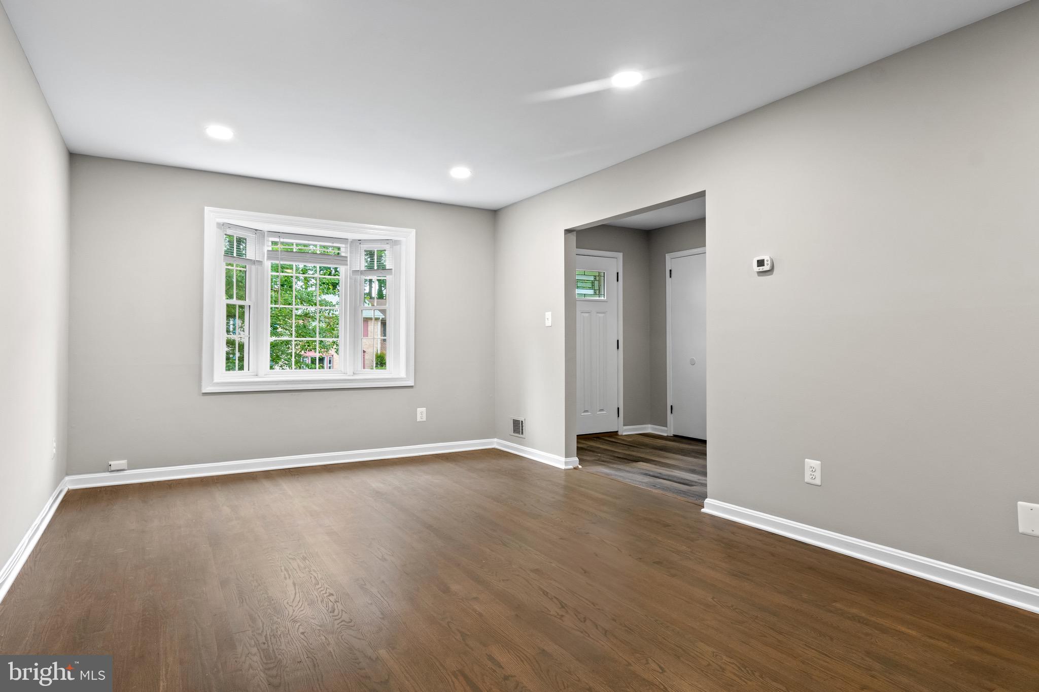 ANNANDALE ACRES - Residential