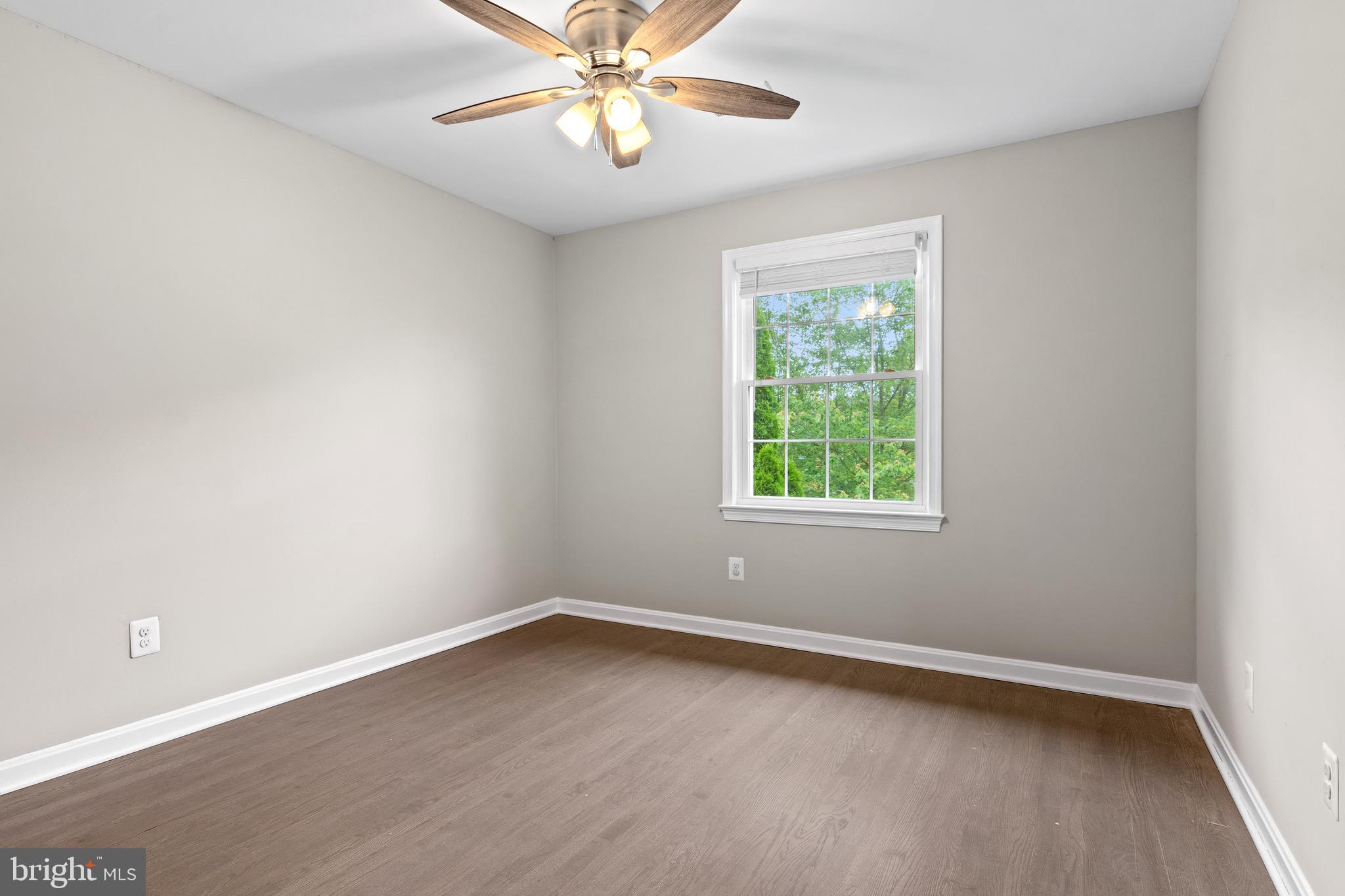 ANNANDALE ACRES - Residential