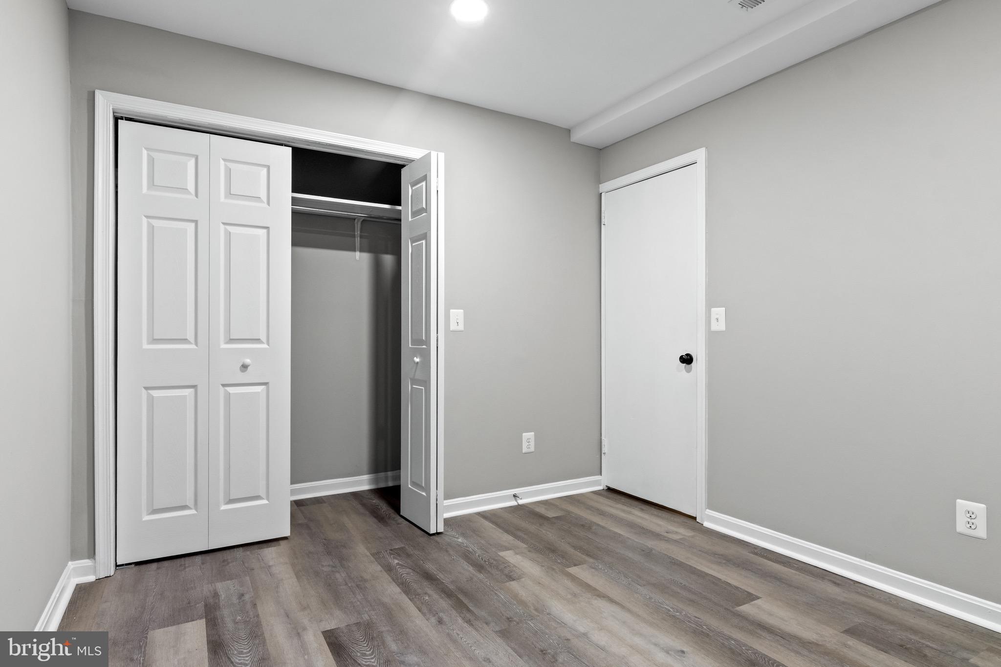 ANNANDALE ACRES - Residential