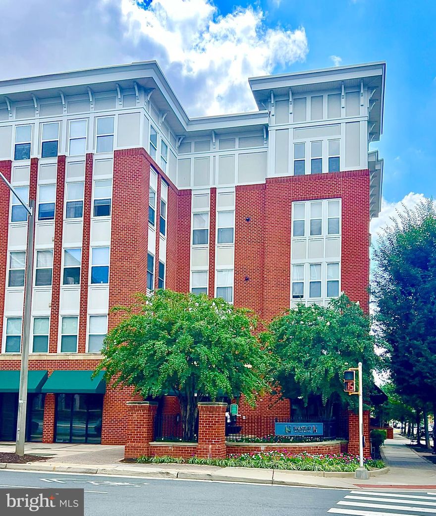 Best. Landlord. Ever!  Extremely well maintained suite overlooking pool & quiet courtyard.  HUGE STORAGE UNIT & GARAGE PARKING SPACE INCLUDED IN RENT. One block from metro, Harris Teeter & eateries. A few blocks from  Mosaic with  brewery, theater & shops! Meticulously maintained and professionally cleaned. The Halstead offers a sports court, fitness center, pool & courteous front desk service - all in your building!  Gas grills available at poolside. Storage space #44 is located on 3rd level close to the mailboxes.  Parking space G4003 is located on the 4th level a few spaces from the building entrance. Required income to qualify $87,750 using up to two incomes.