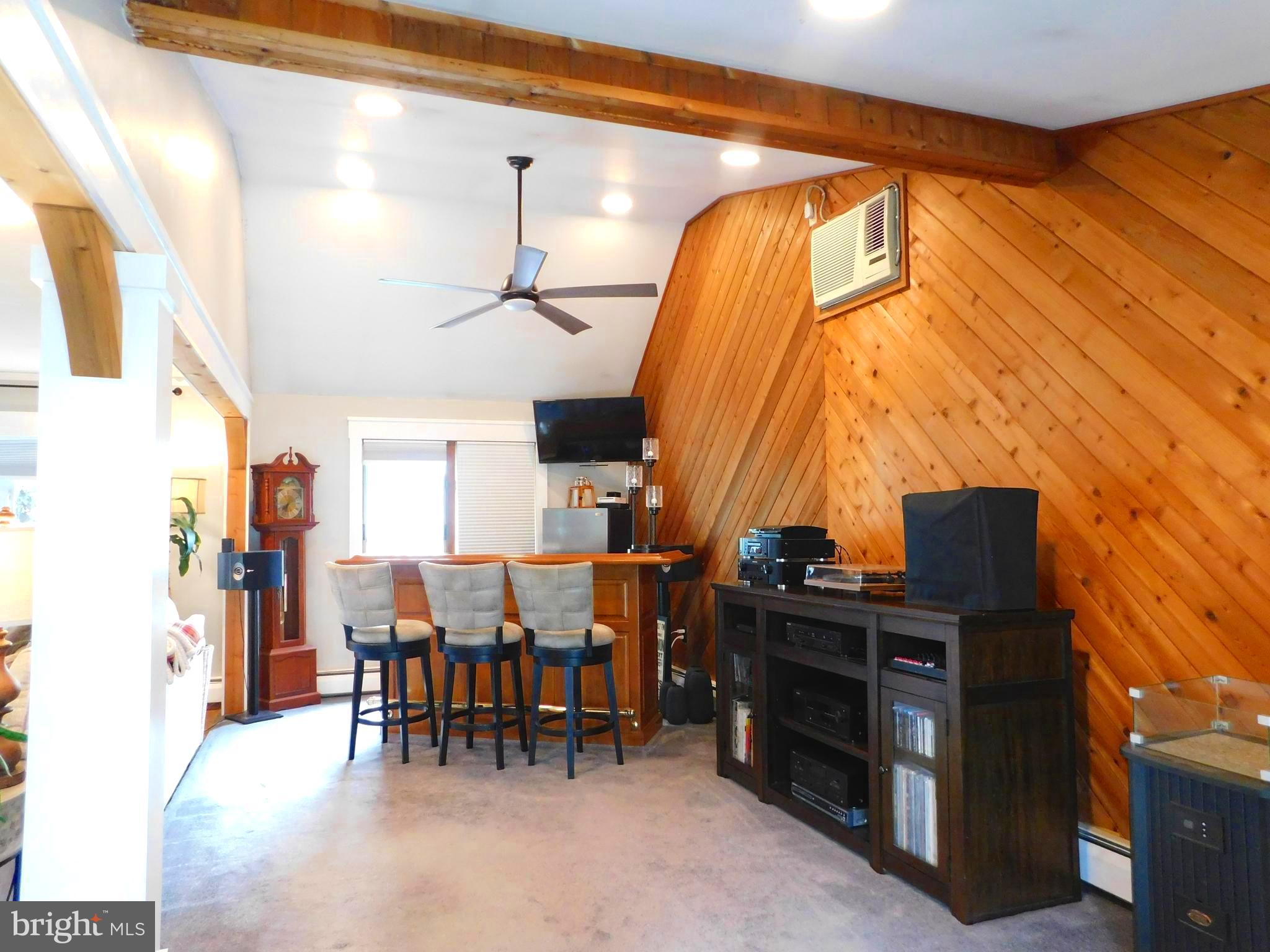 105 QUEEN LILY ROAD
