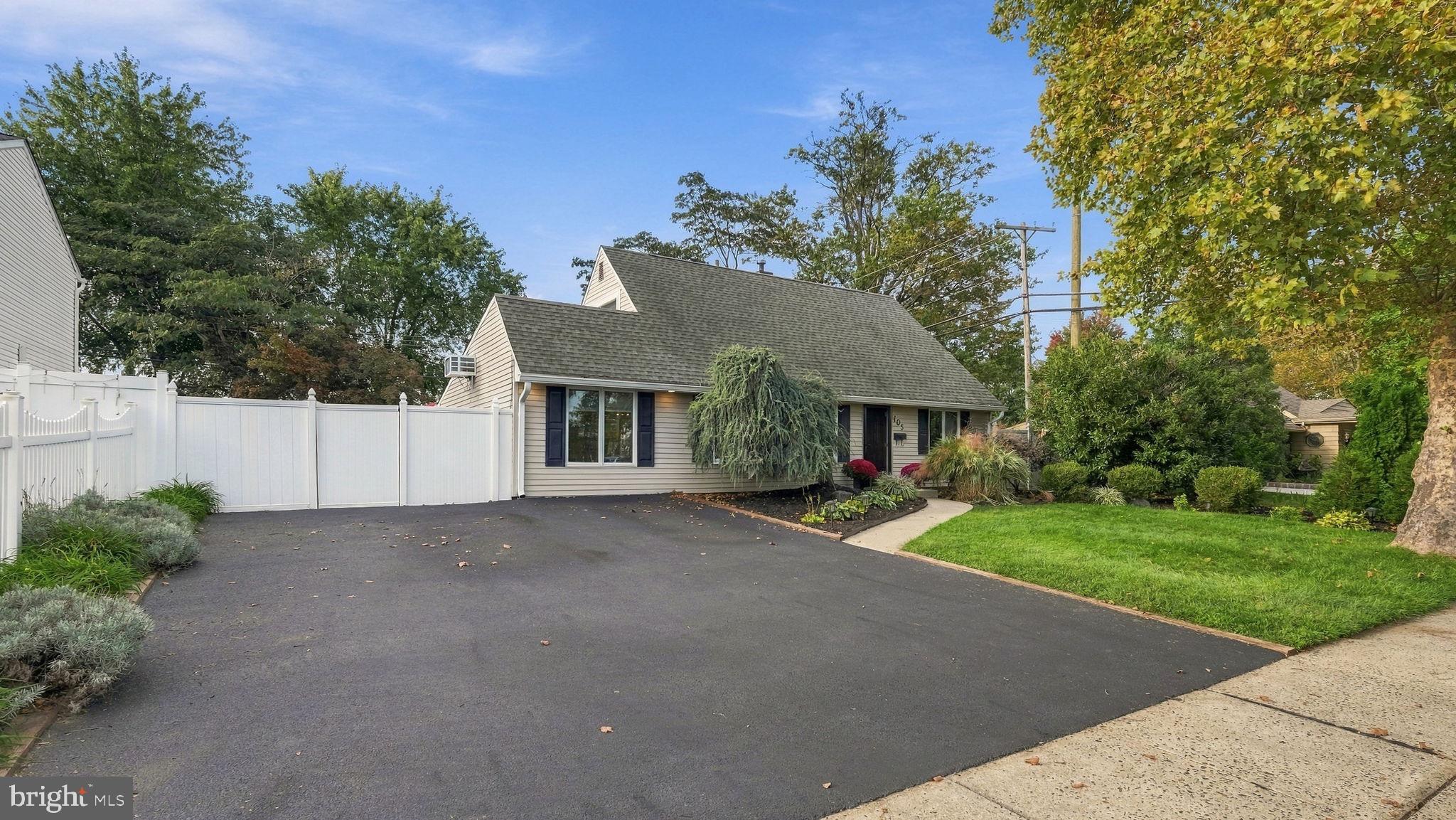 105 QUEEN LILY ROAD