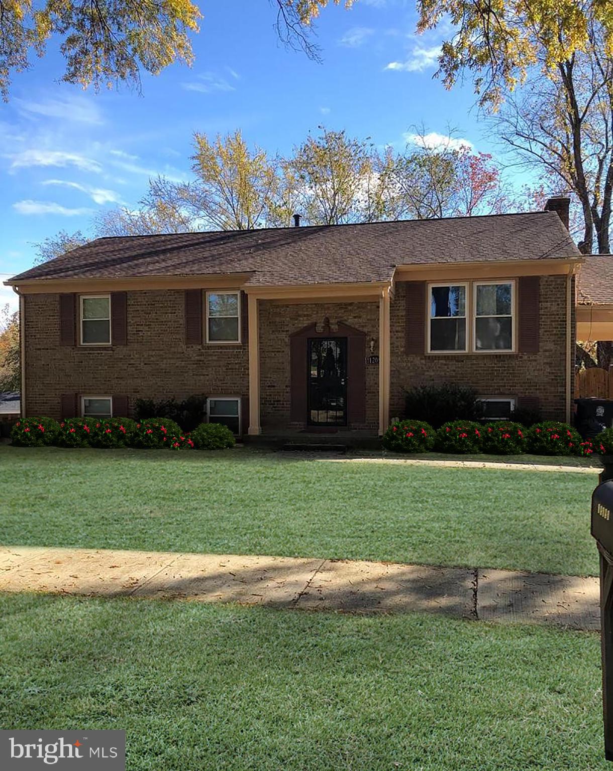 NORTH ROBLEE ACRES - Residential Lease