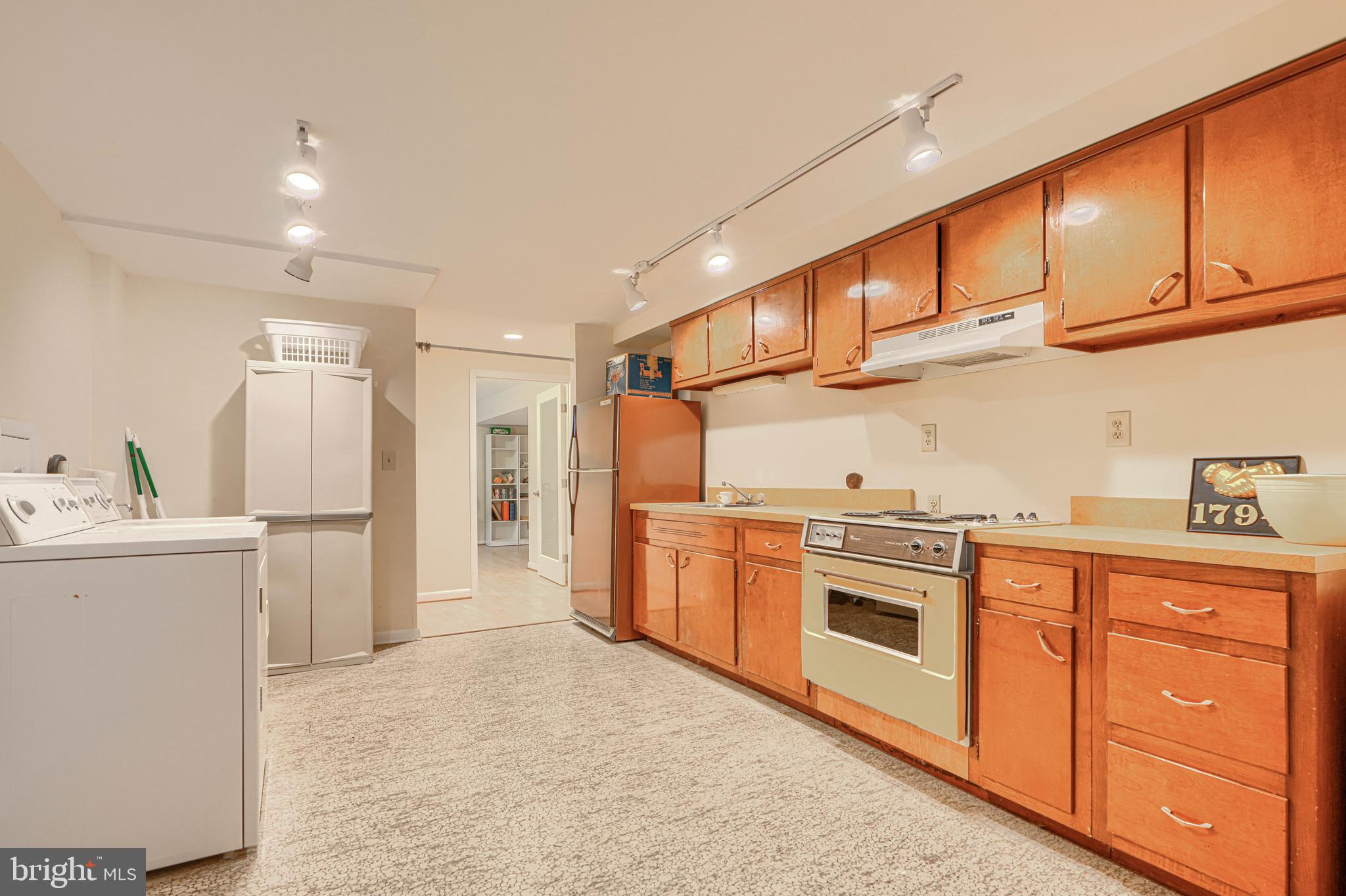 ALLVIEW ESTATES - Residential