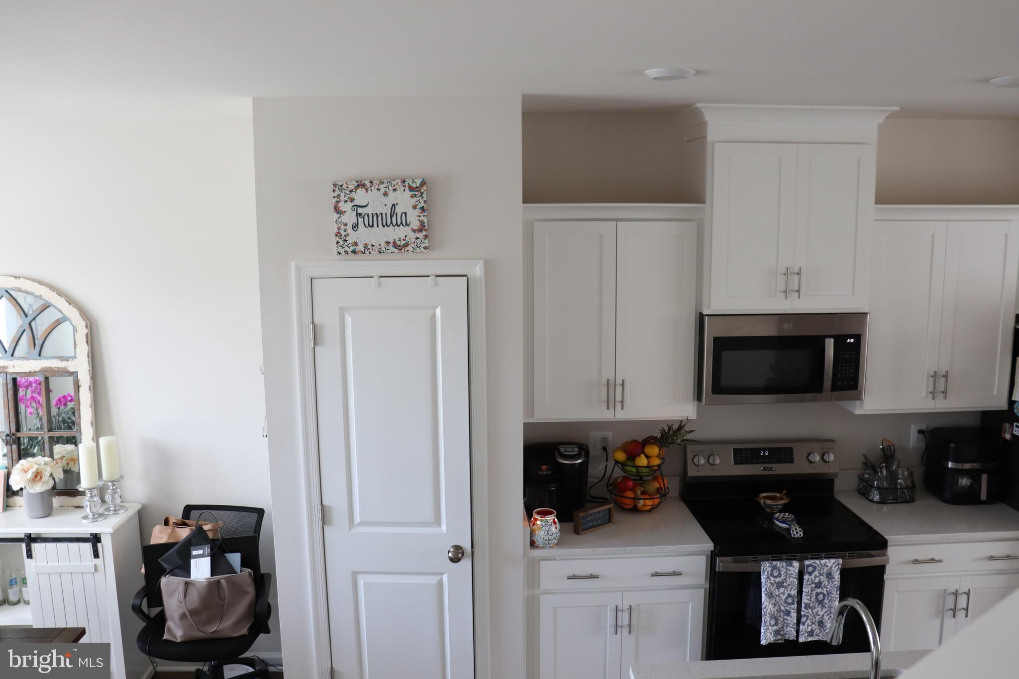 PRESIDENTS POINTE - Residential Lease