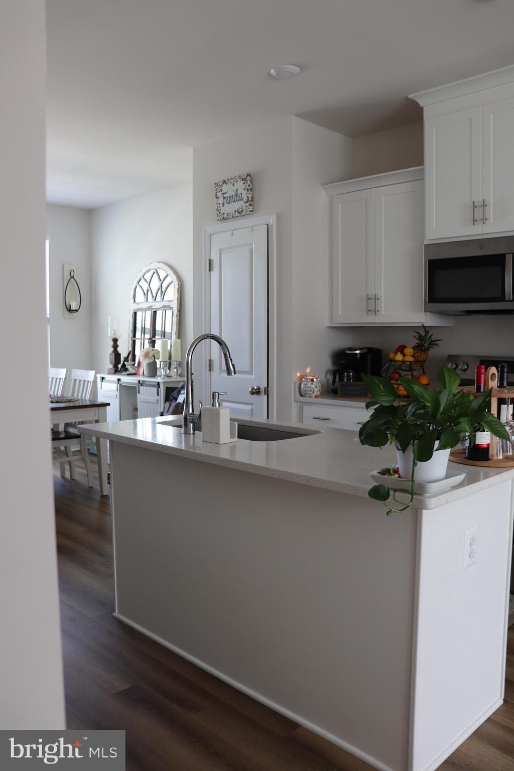 PRESIDENTS POINTE - Residential Lease