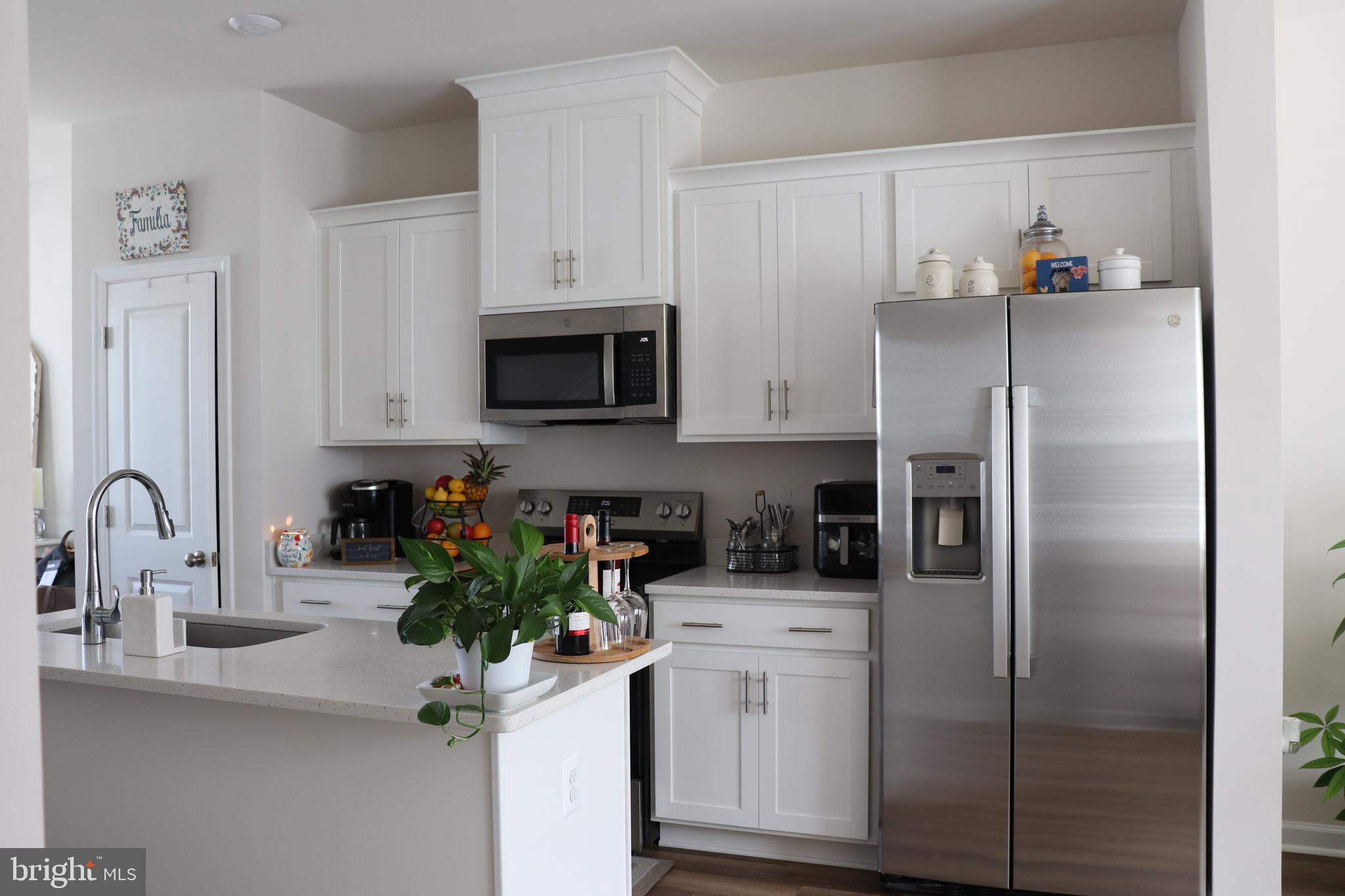 PRESIDENTS POINTE - Residential Lease