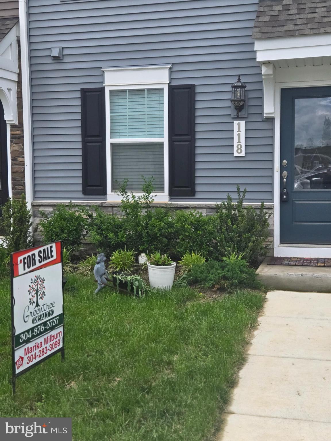 PRESIDENTS POINTE - Residential Lease