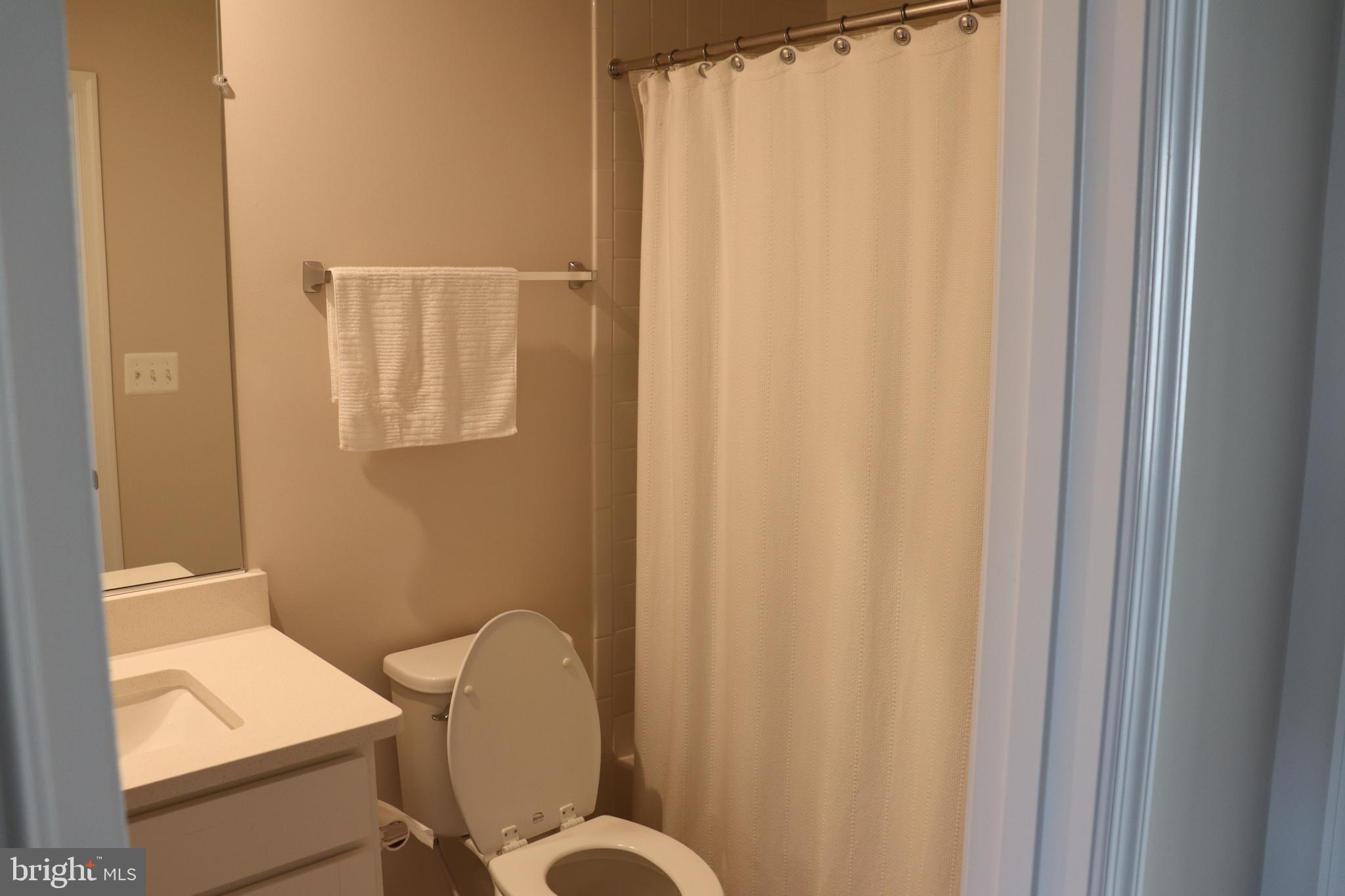 PRESIDENTS POINTE - Residential Lease