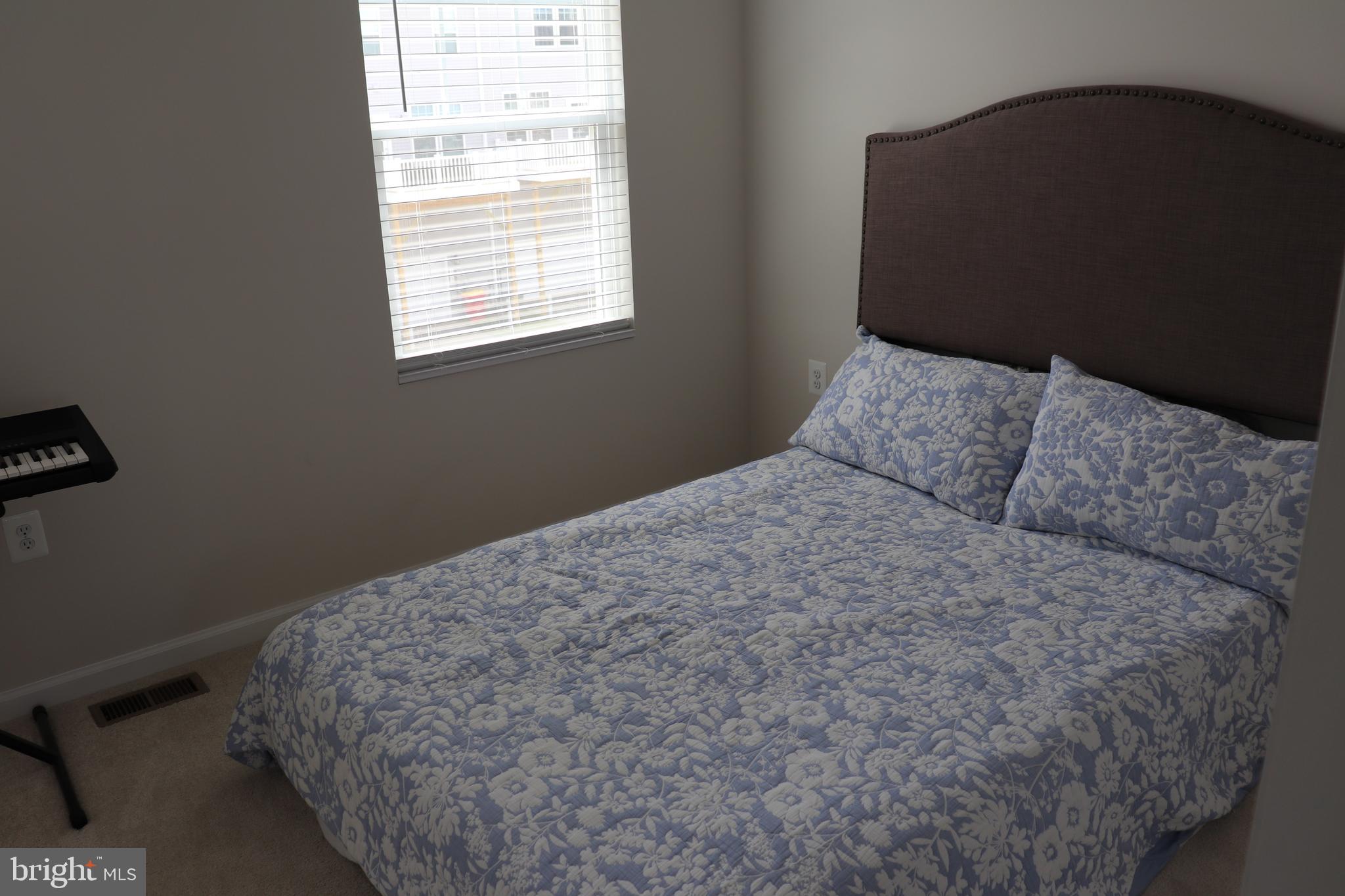 PRESIDENTS POINTE - Residential Lease