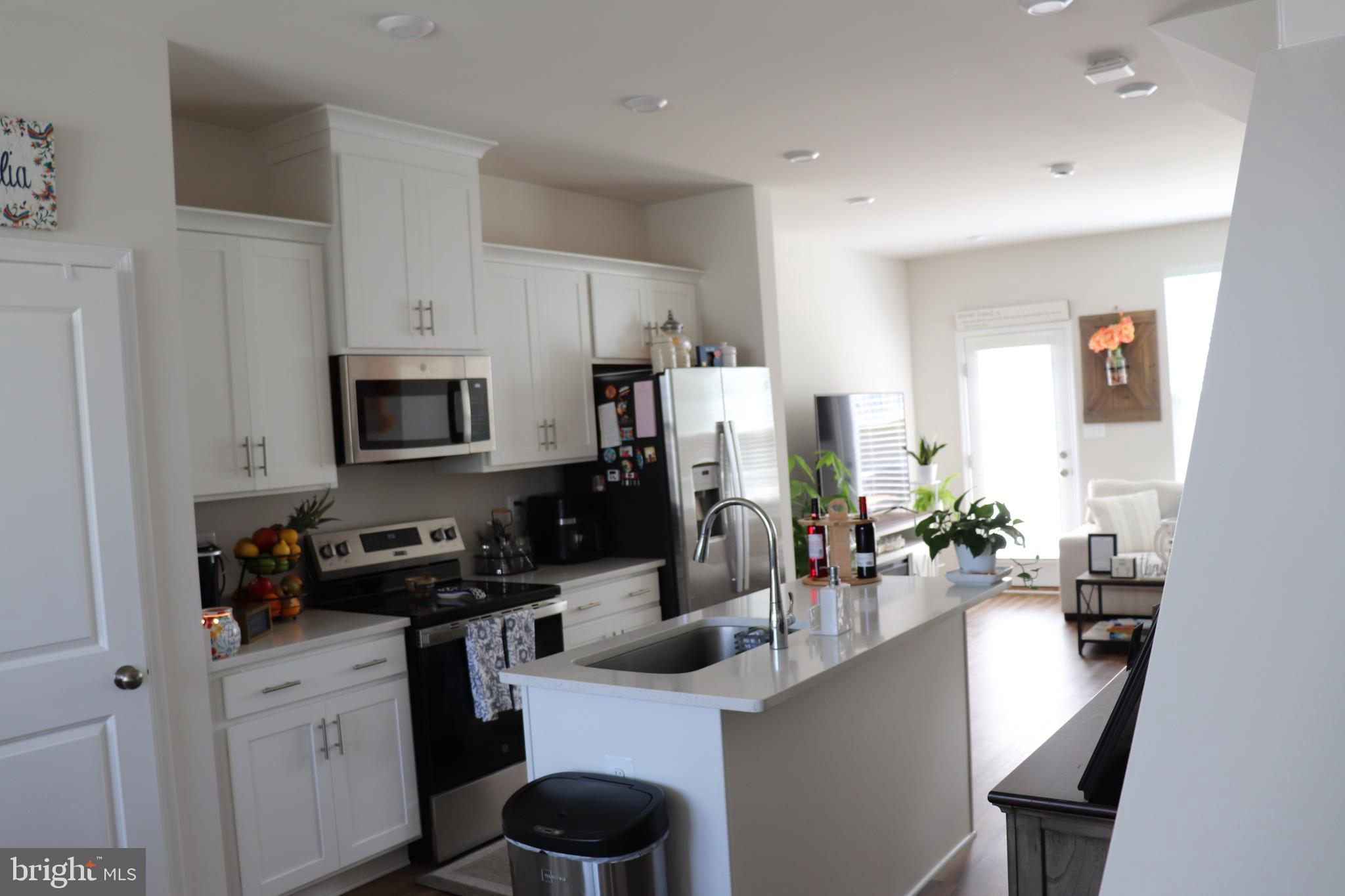 PRESIDENTS POINTE - Residential Lease