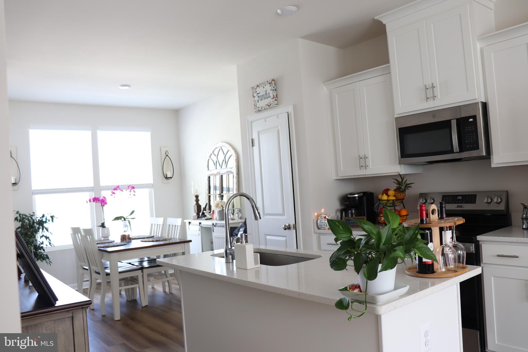 PRESIDENTS POINTE - Residential Lease