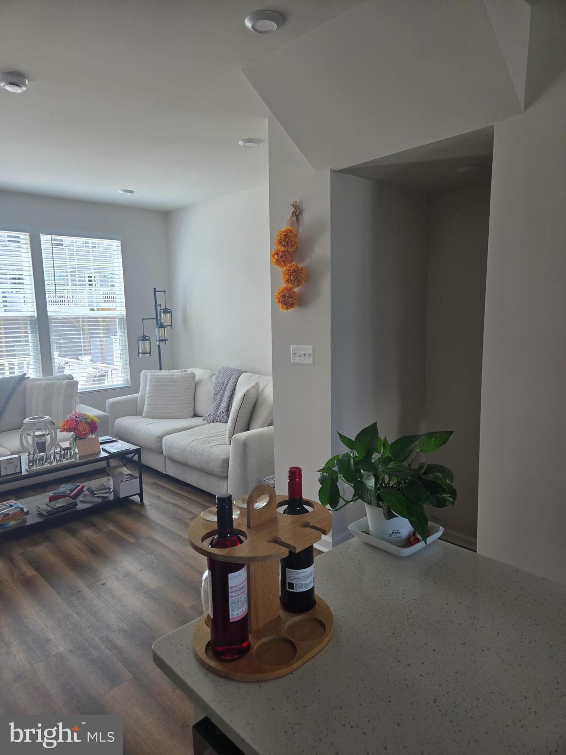 PRESIDENTS POINTE - Residential Lease