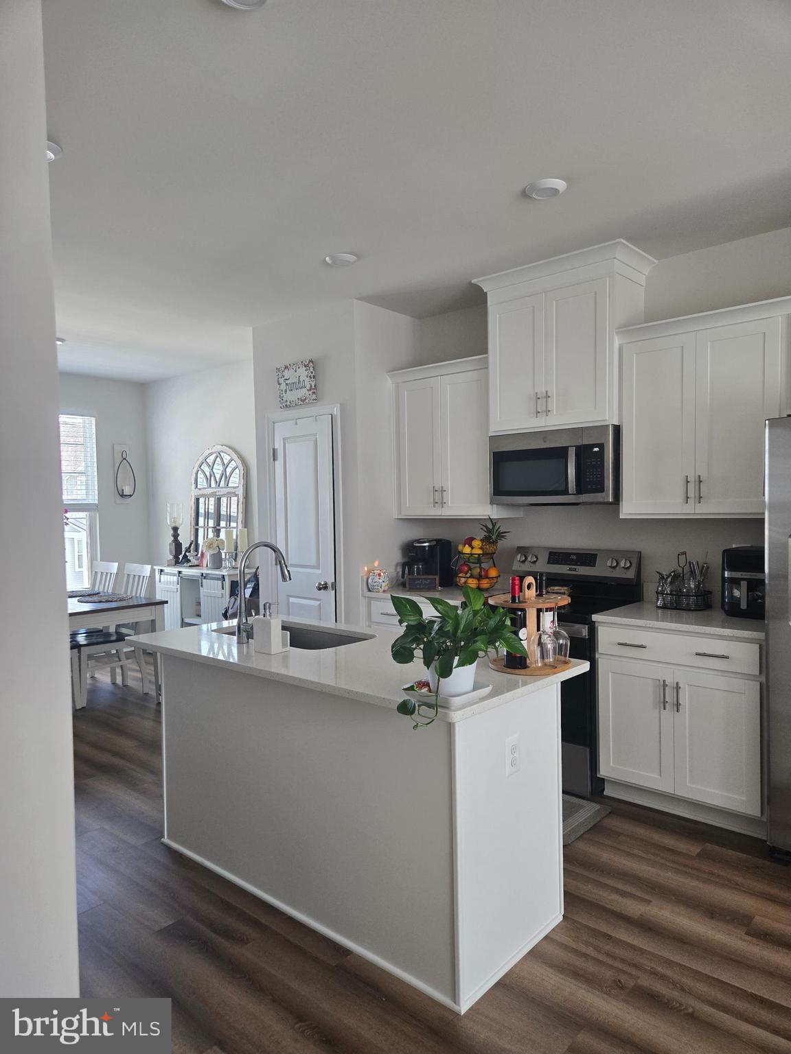 PRESIDENTS POINTE - Residential Lease