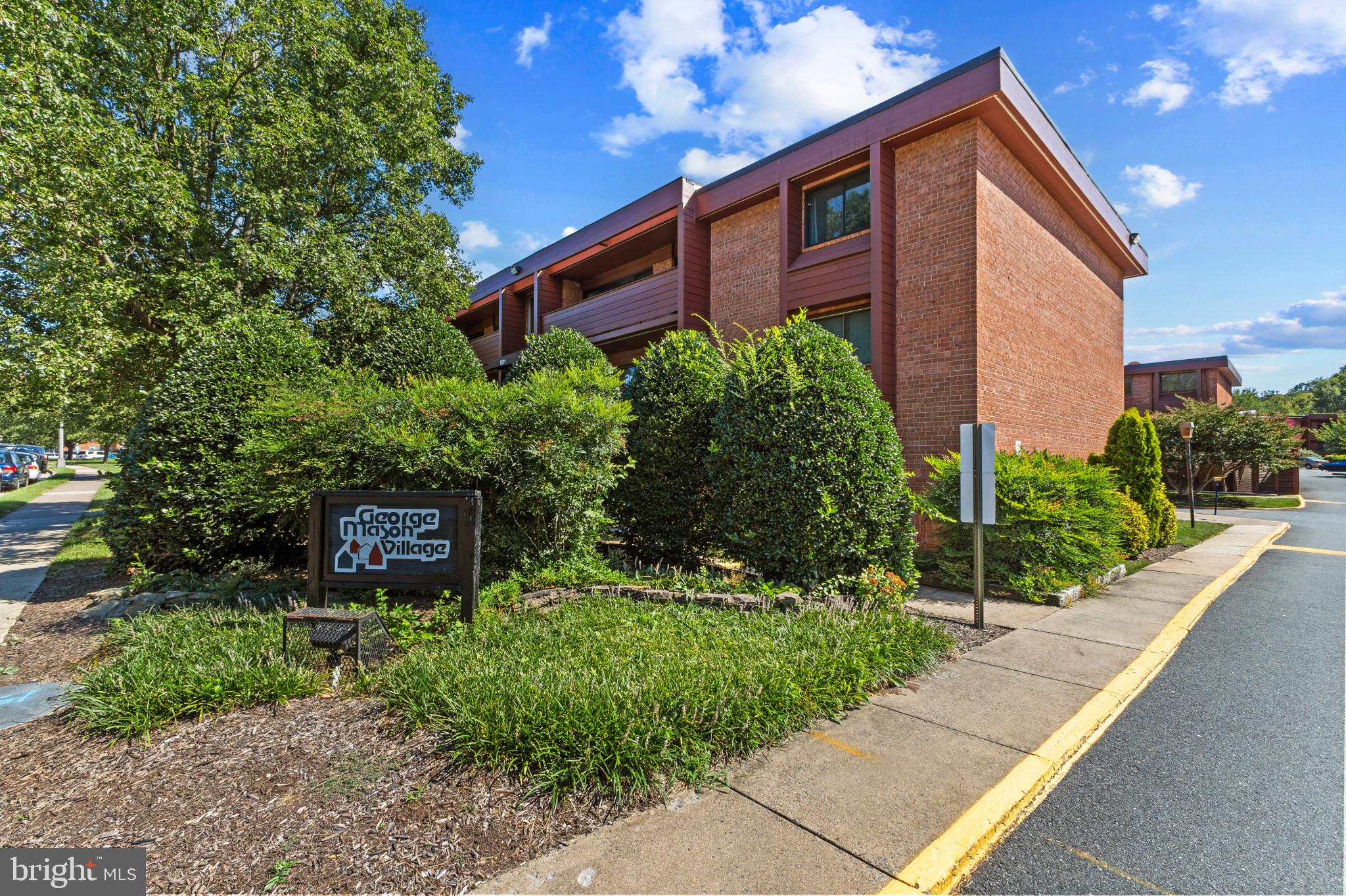 1511 S GEORGE MASON DRIVE 23