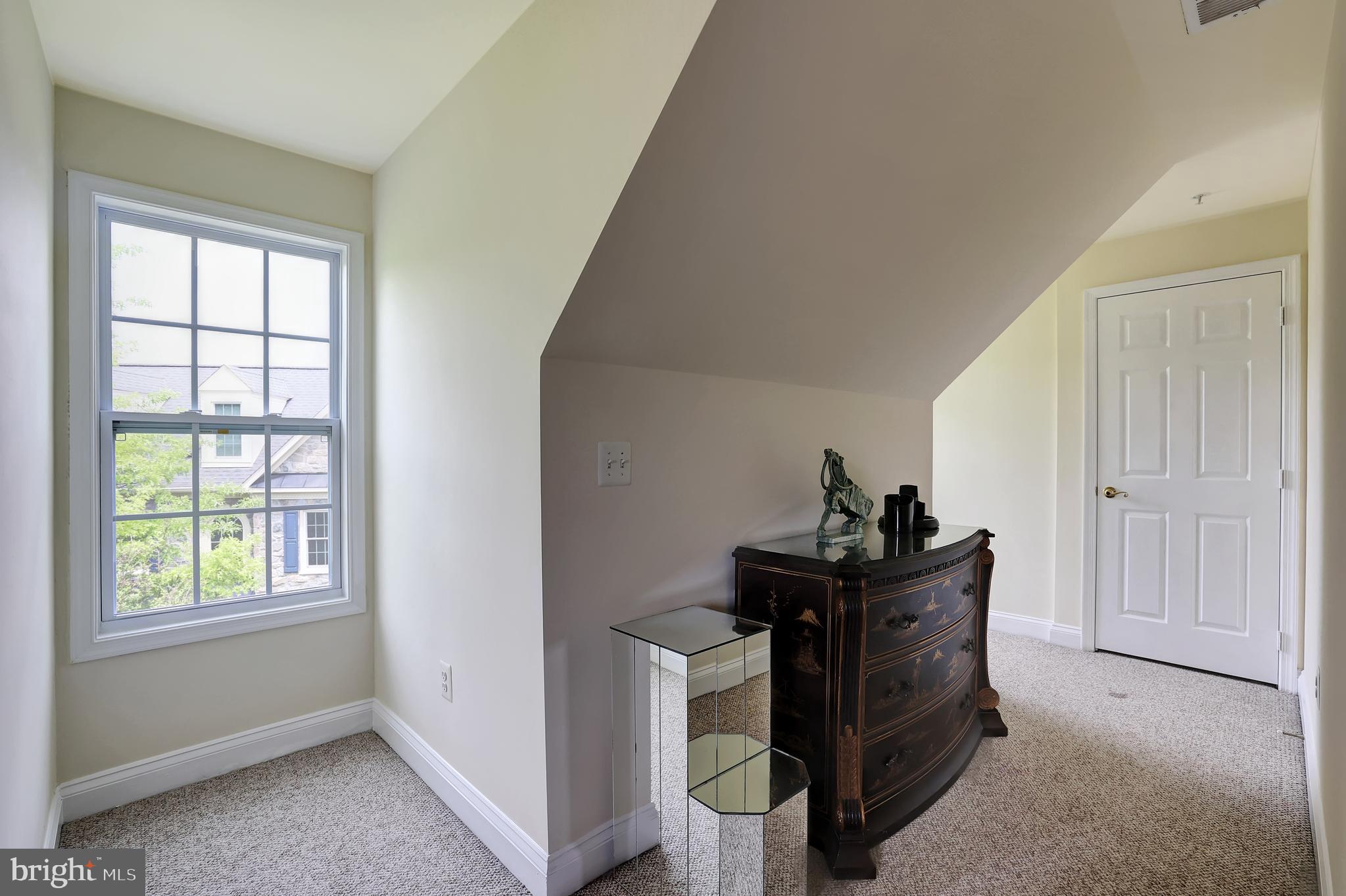 TOWER OAKS - Residential Lease