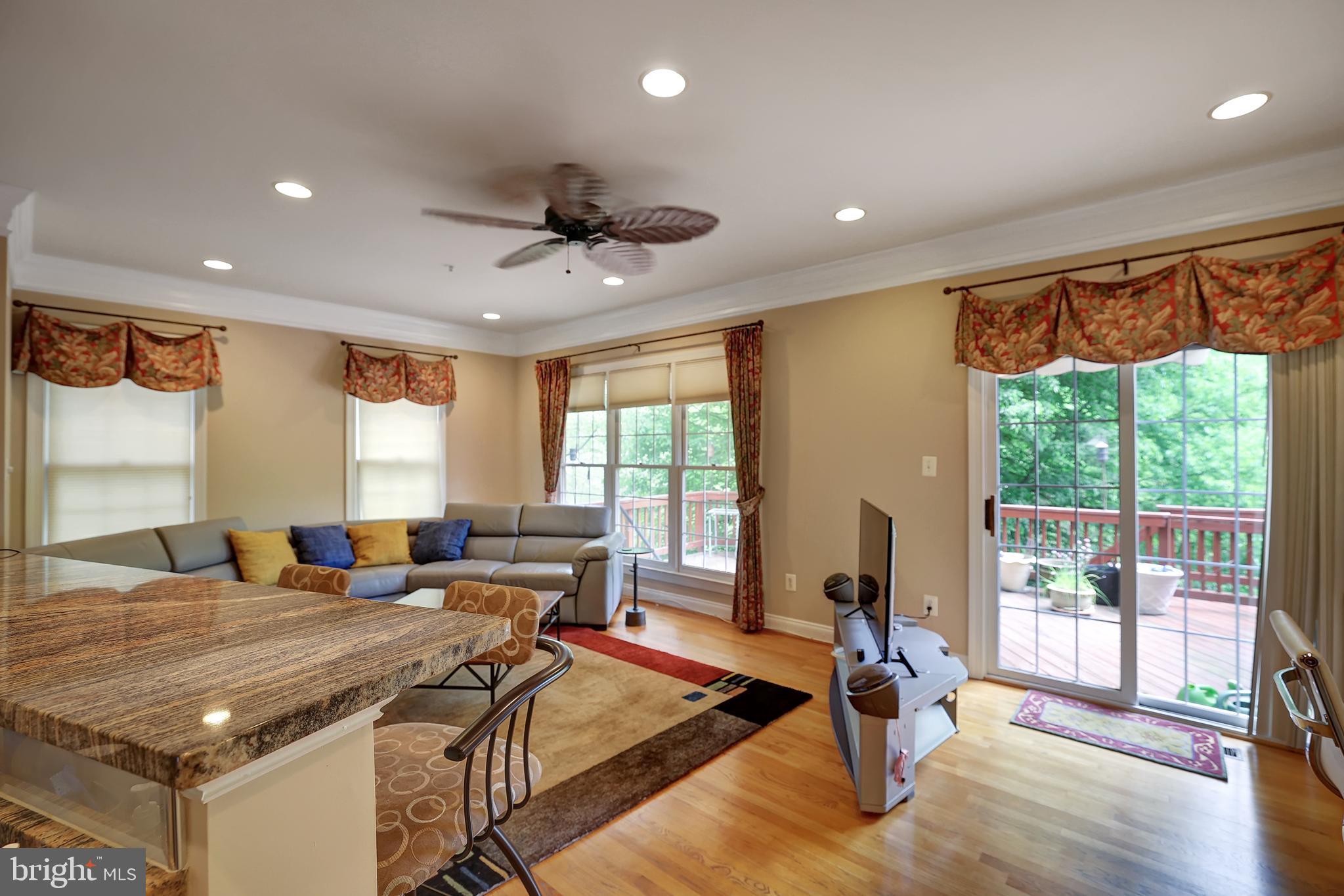 TOWER OAKS - Residential Lease