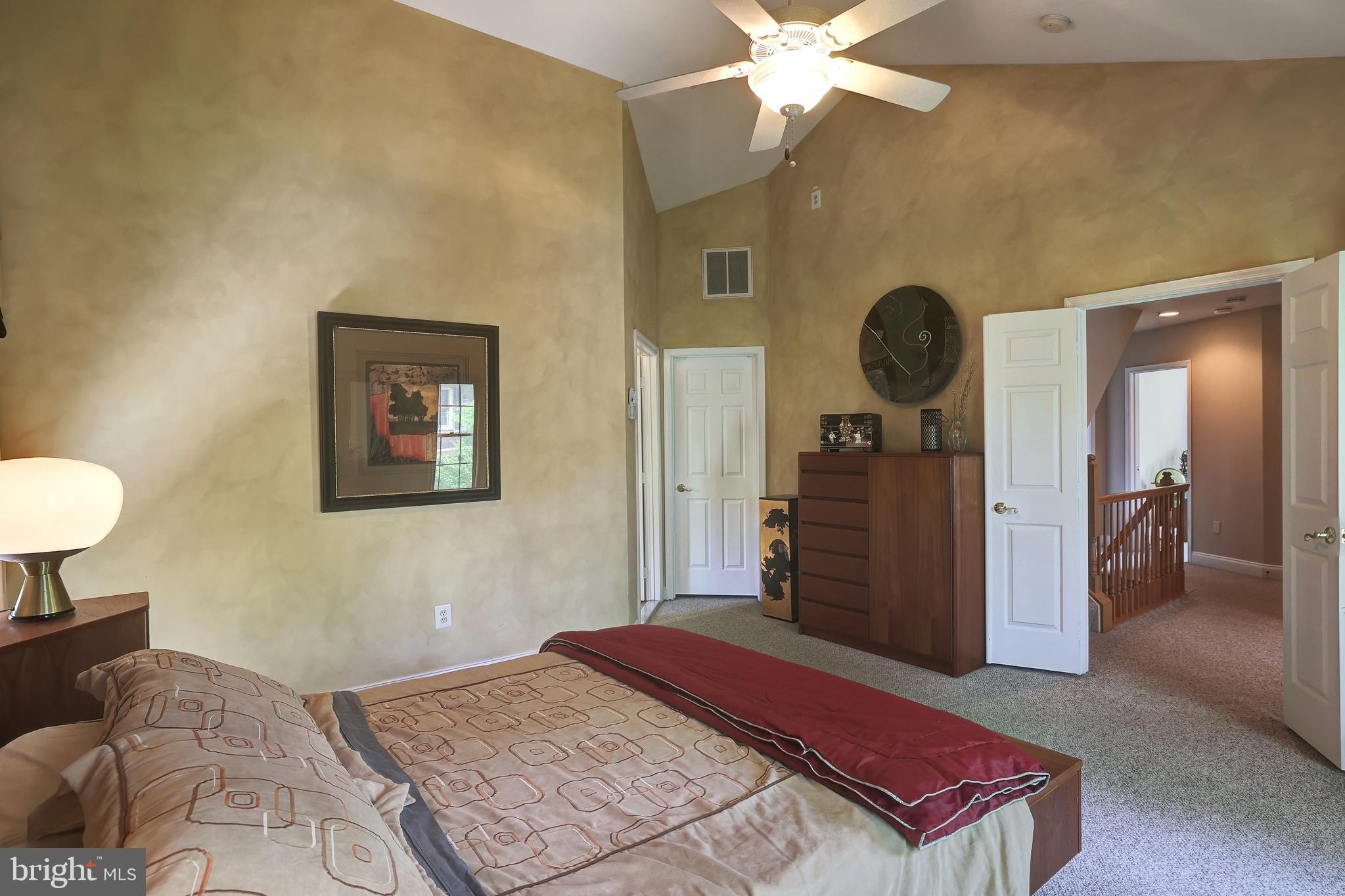 TOWER OAKS - Residential Lease