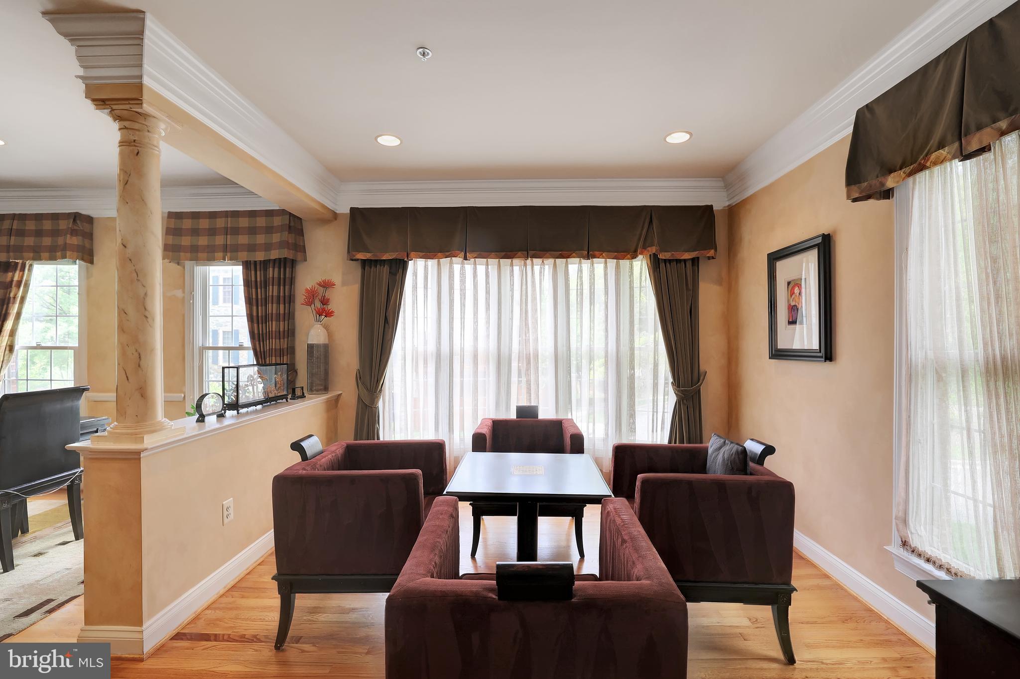 TOWER OAKS - Residential Lease