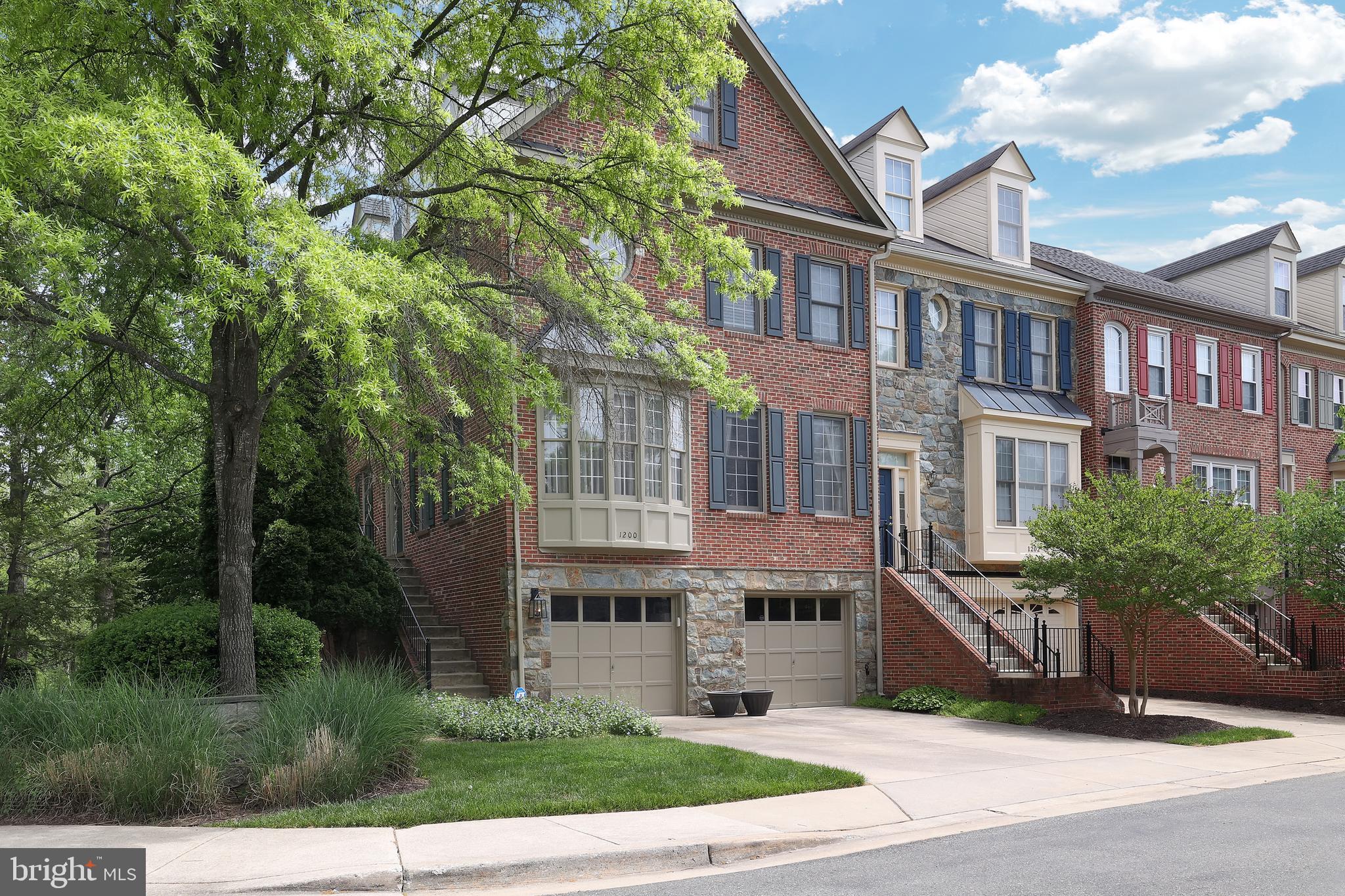 TOWER OAKS - Residential Lease