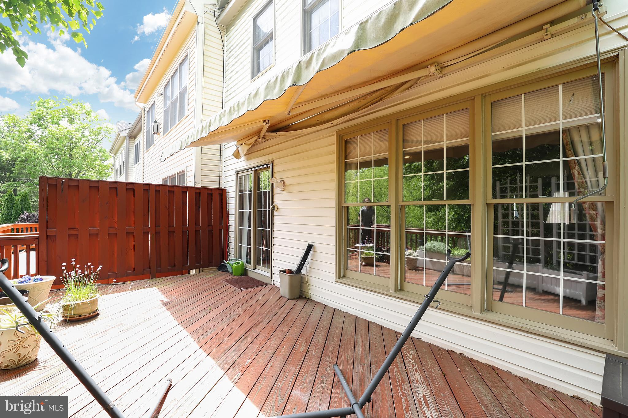 TOWER OAKS - Residential Lease