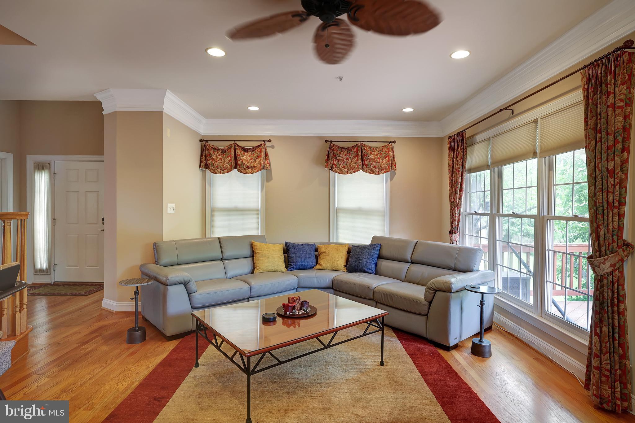 TOWER OAKS - Residential Lease