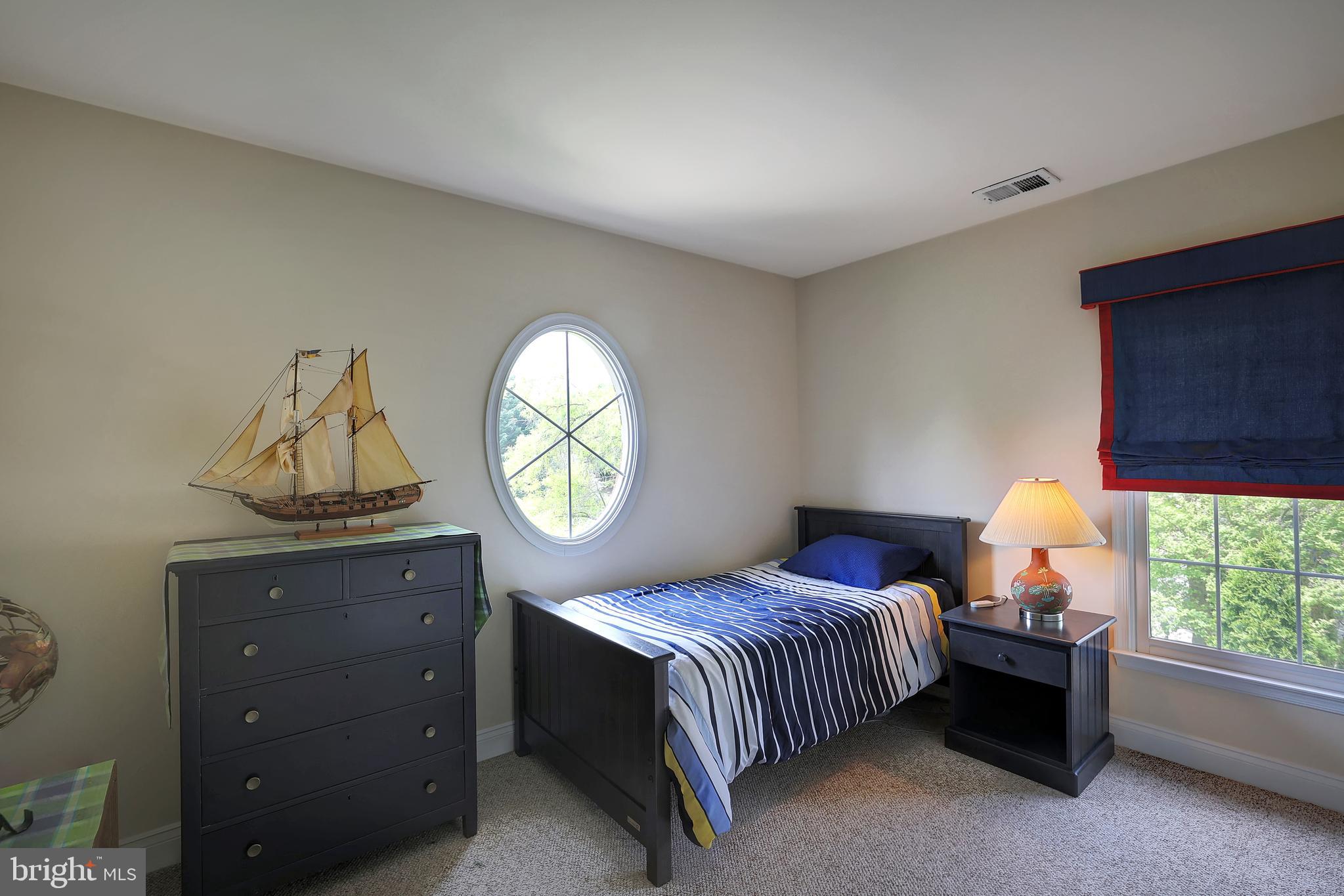 TOWER OAKS - Residential Lease