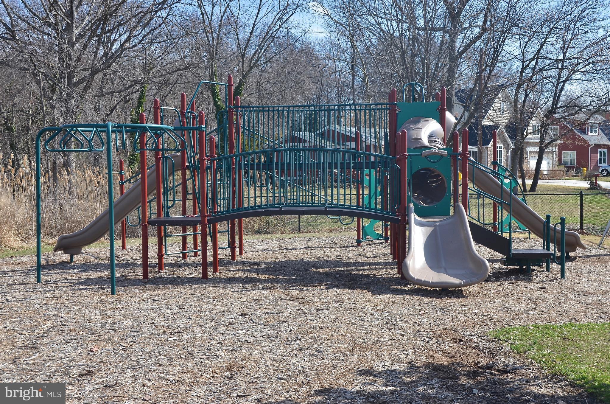 WOODLAND BEACH - Residential Lease