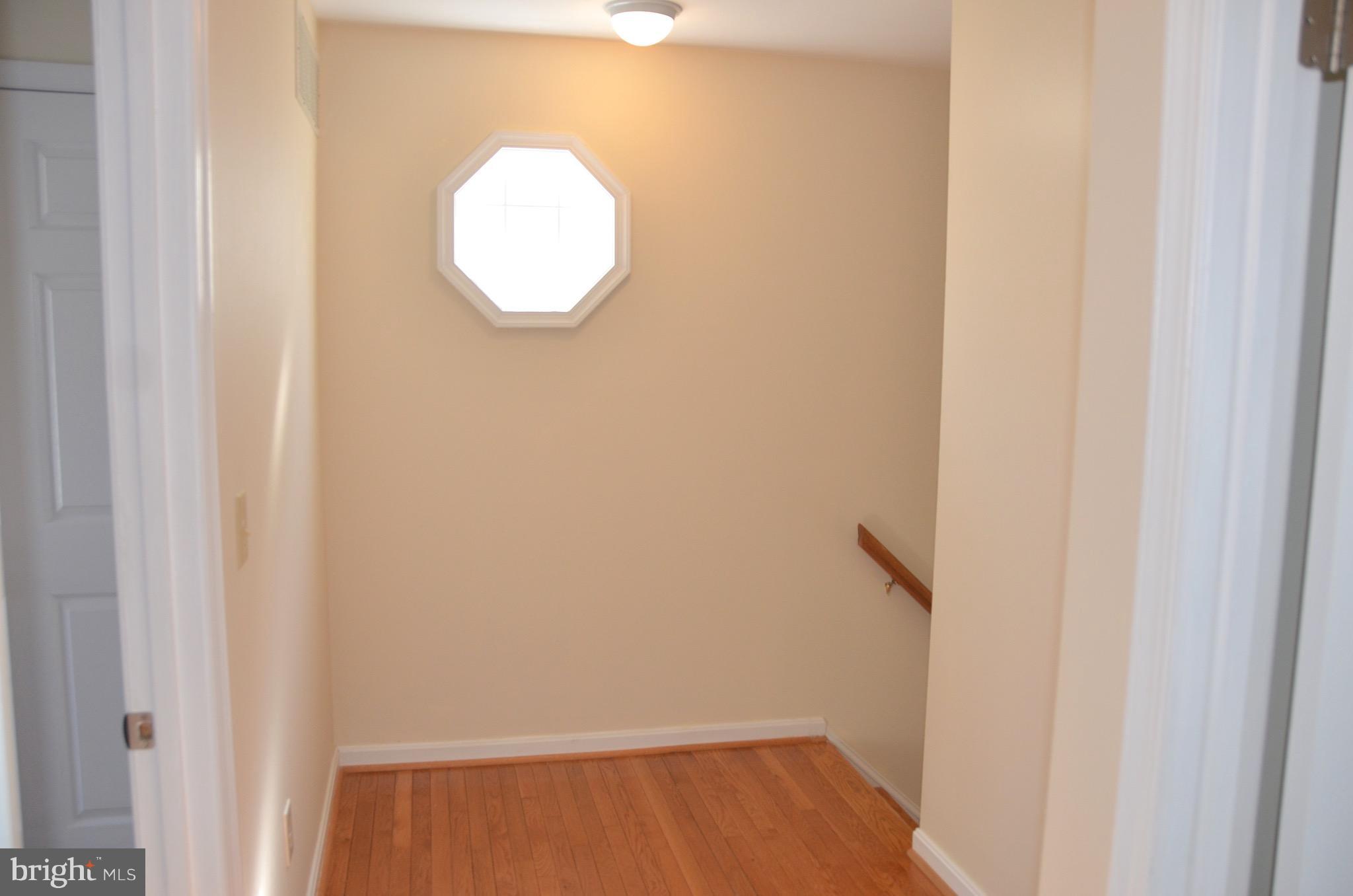 WOODLAND BEACH - Residential Lease