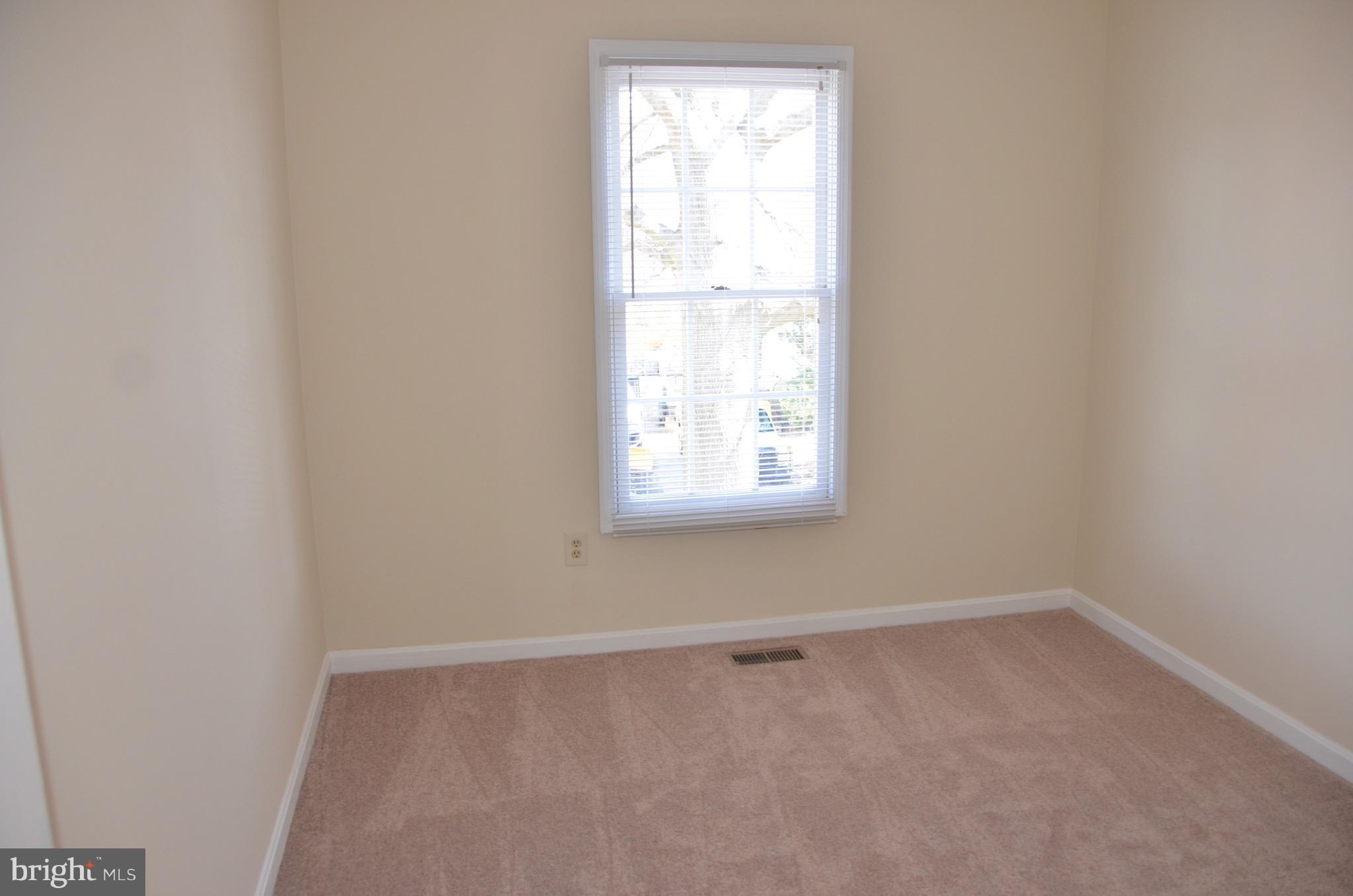 WOODLAND BEACH - Residential Lease