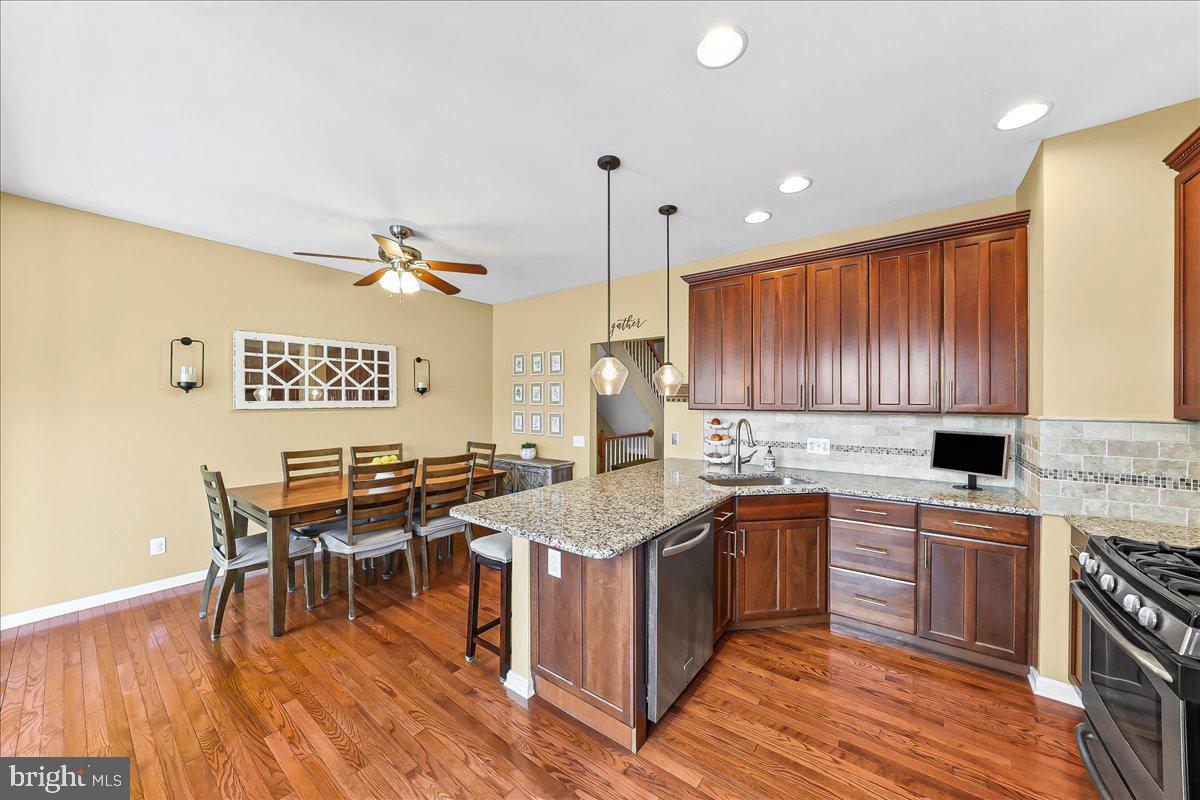 LONGFORD CROSSING - Residential