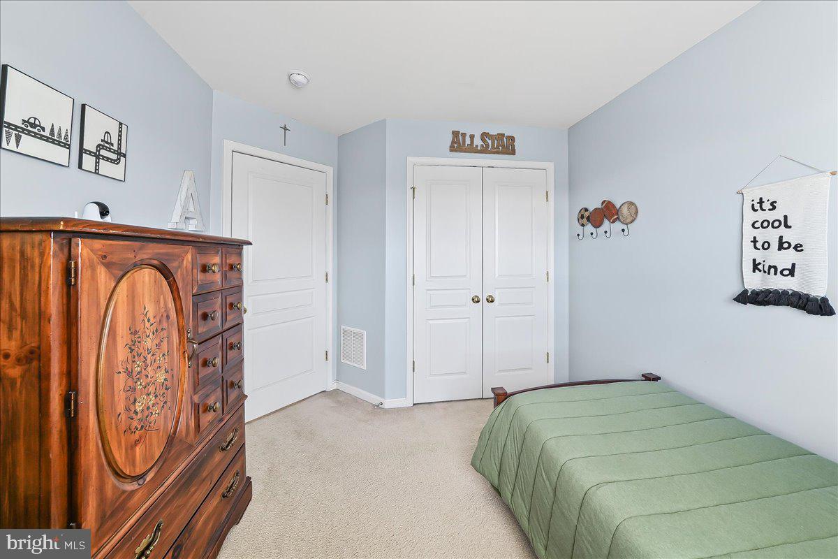 LONGFORD CROSSING - Residential