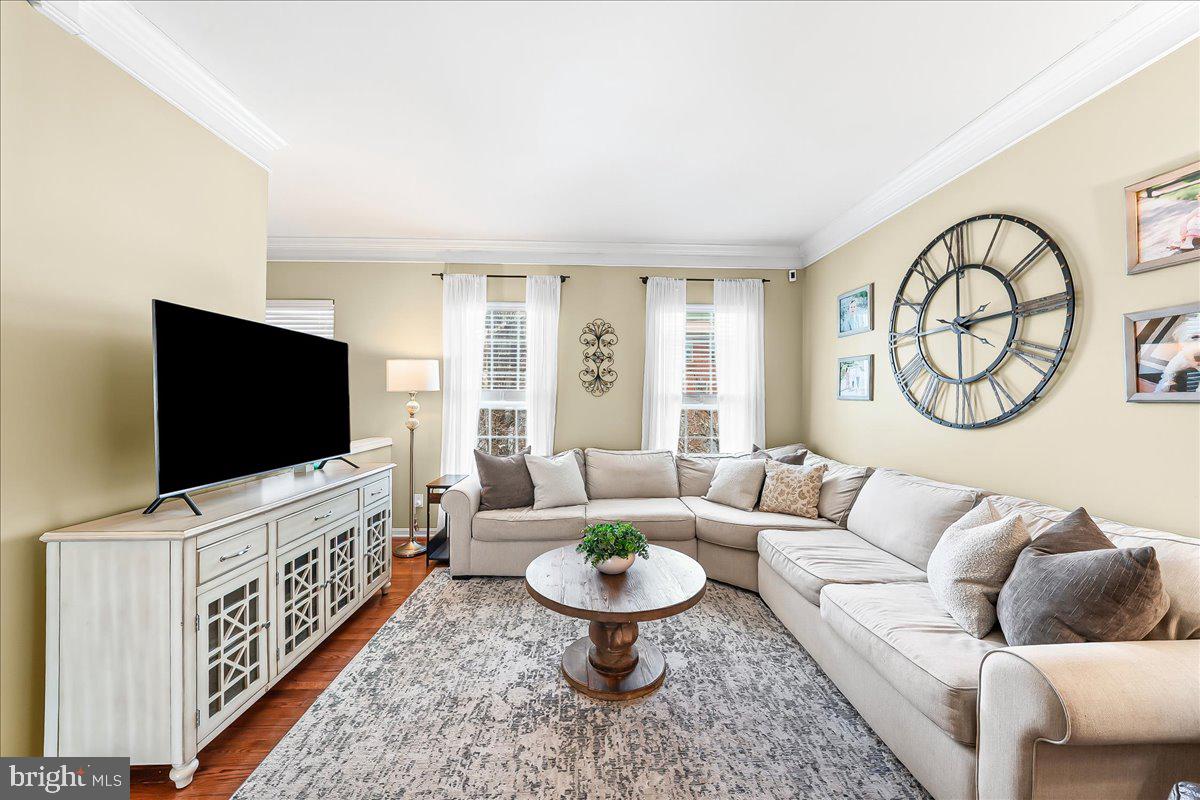 LONGFORD CROSSING - Residential