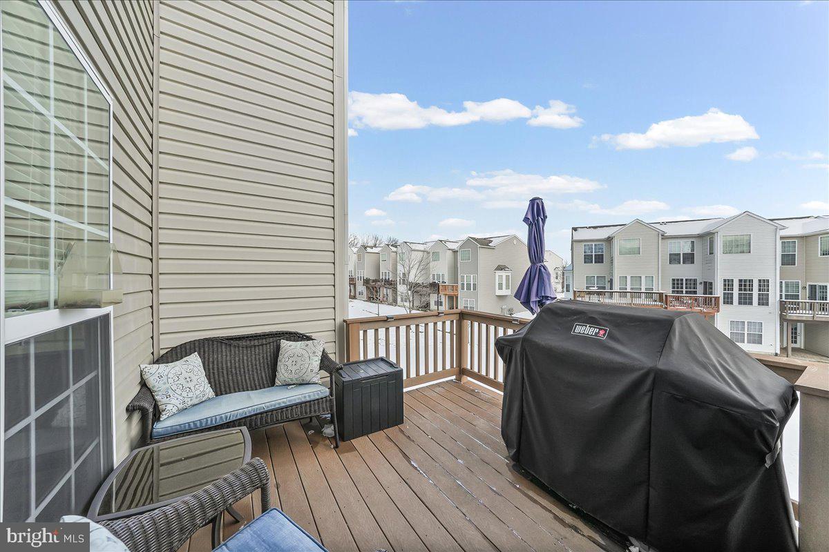 LONGFORD CROSSING - Residential