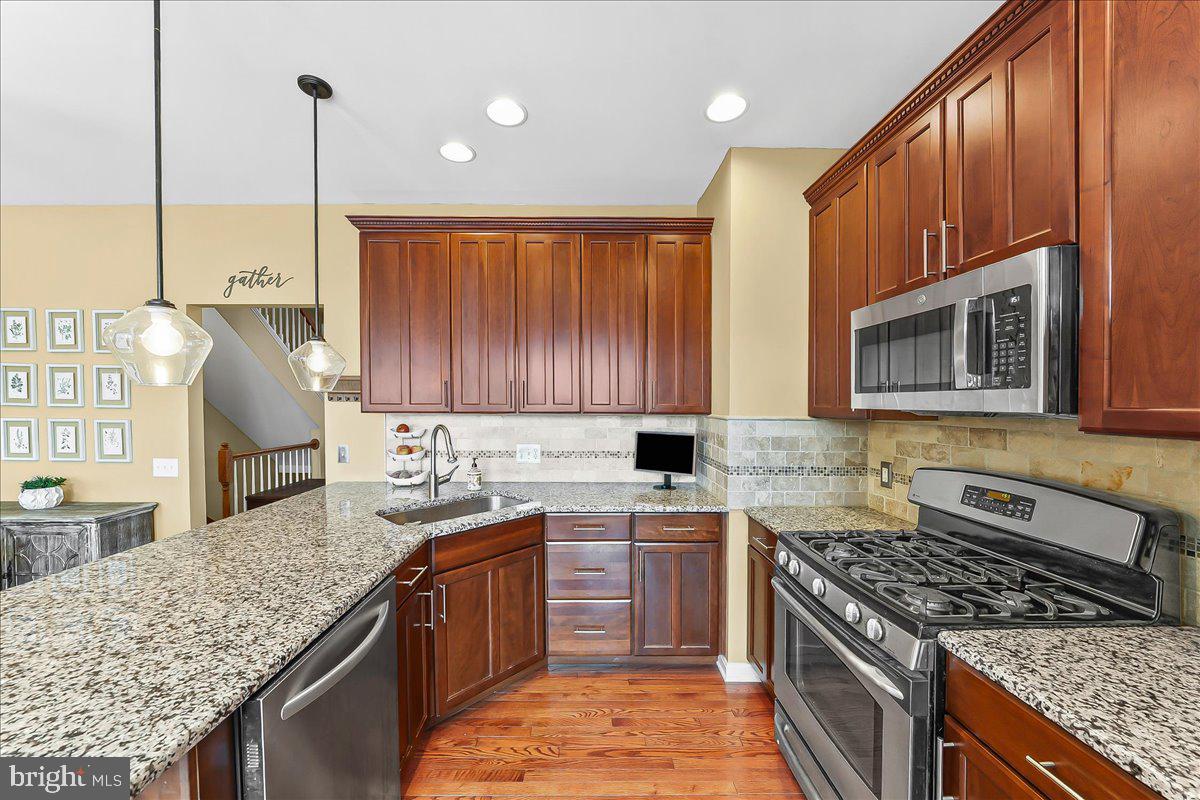 LONGFORD CROSSING - Residential