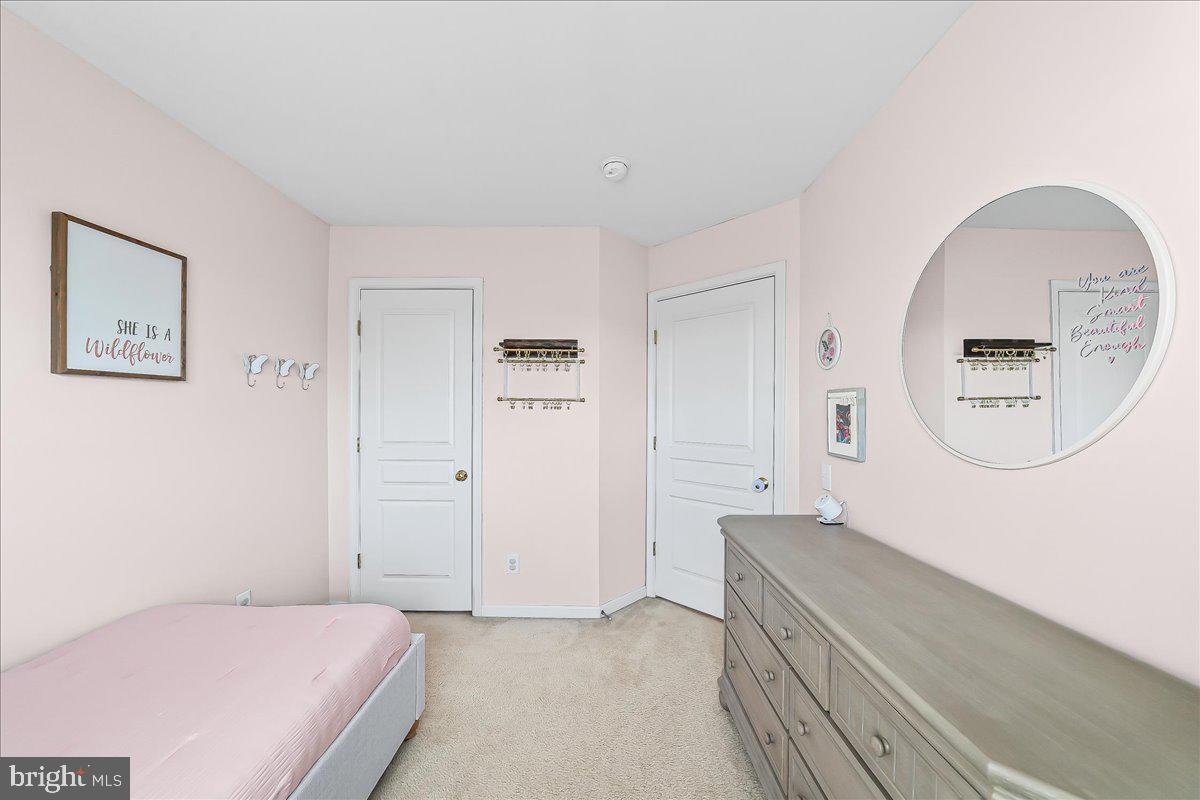 LONGFORD CROSSING - Residential