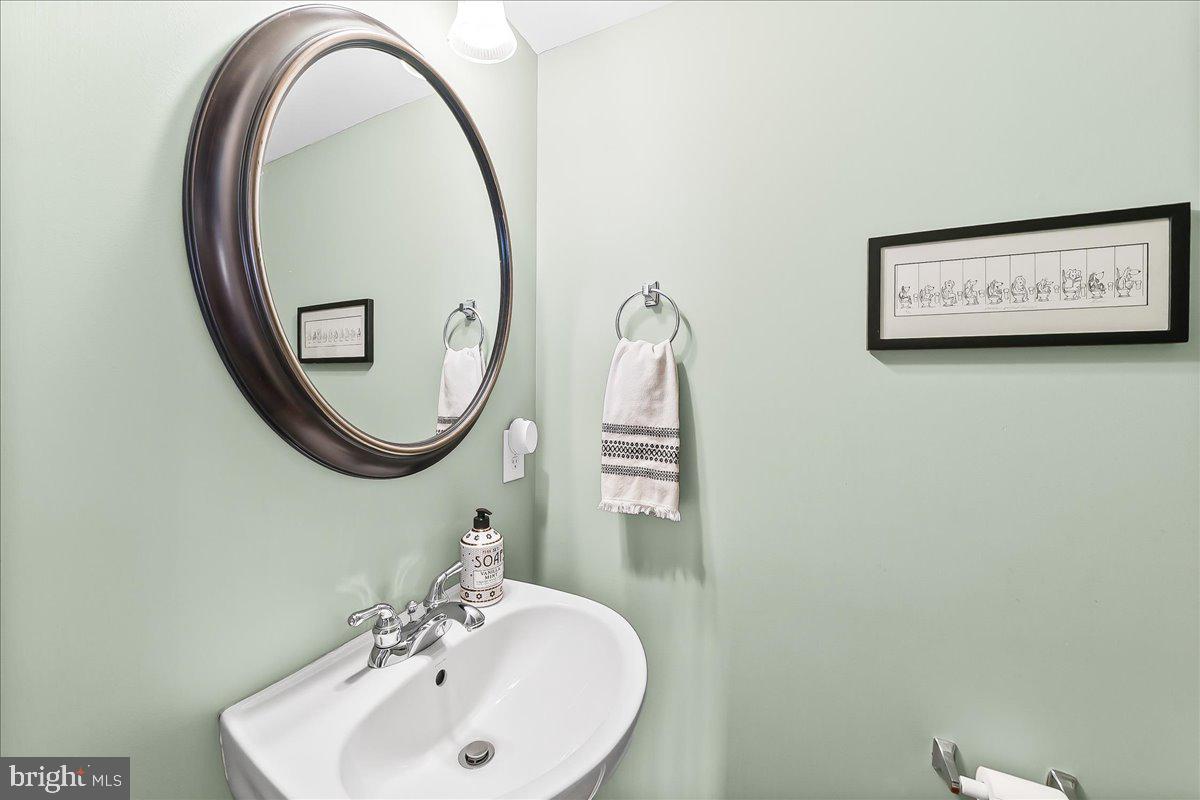 LONGFORD CROSSING - Residential