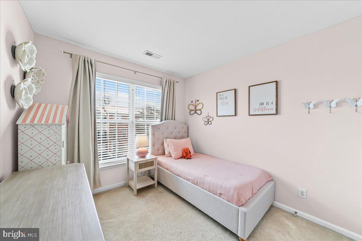 LONGFORD CROSSING - Residential