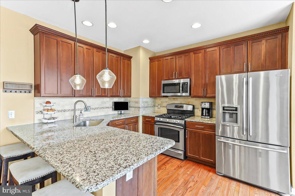 LONGFORD CROSSING - Residential