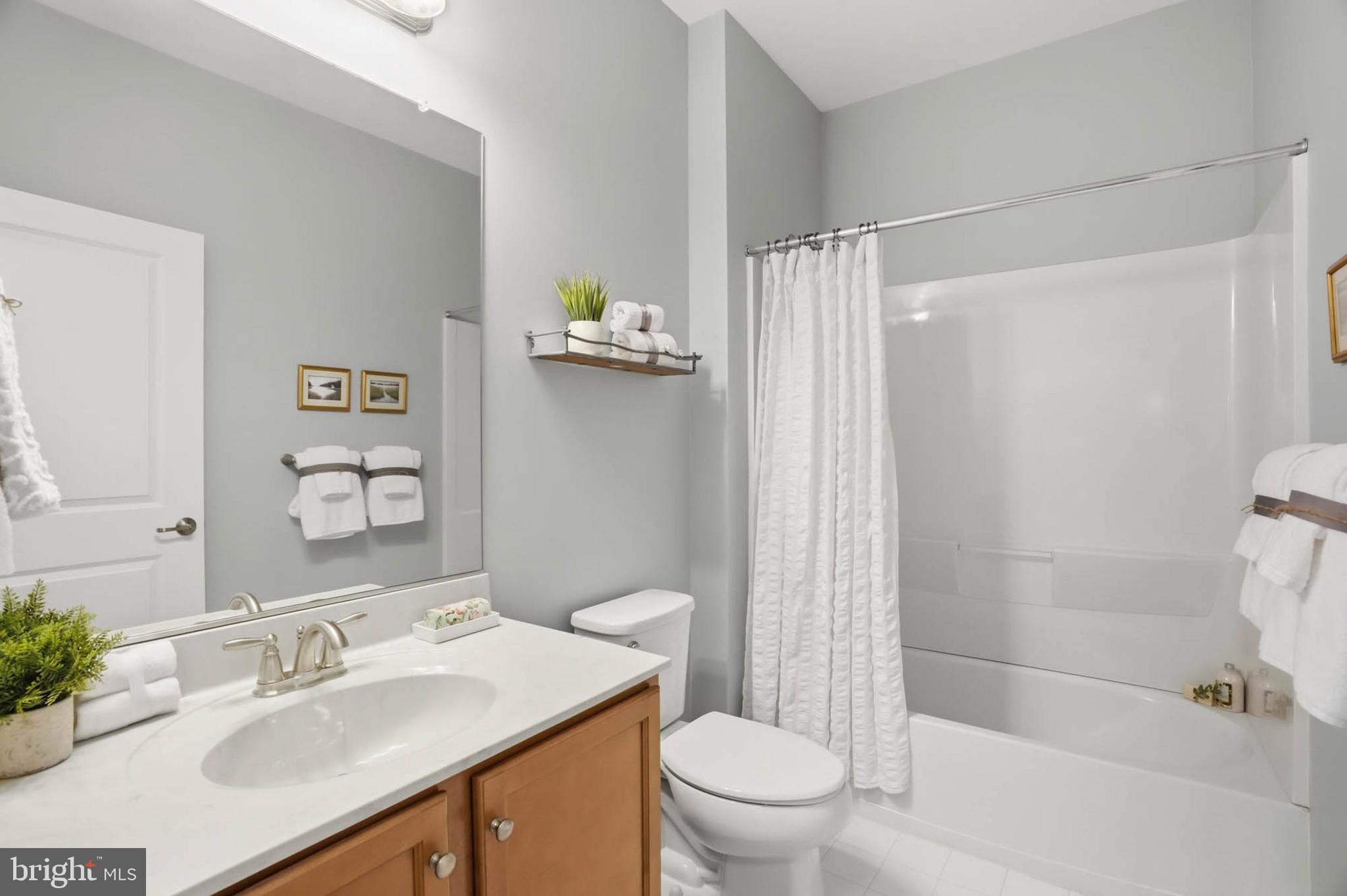 BAY BRIDGE COVE - Residential