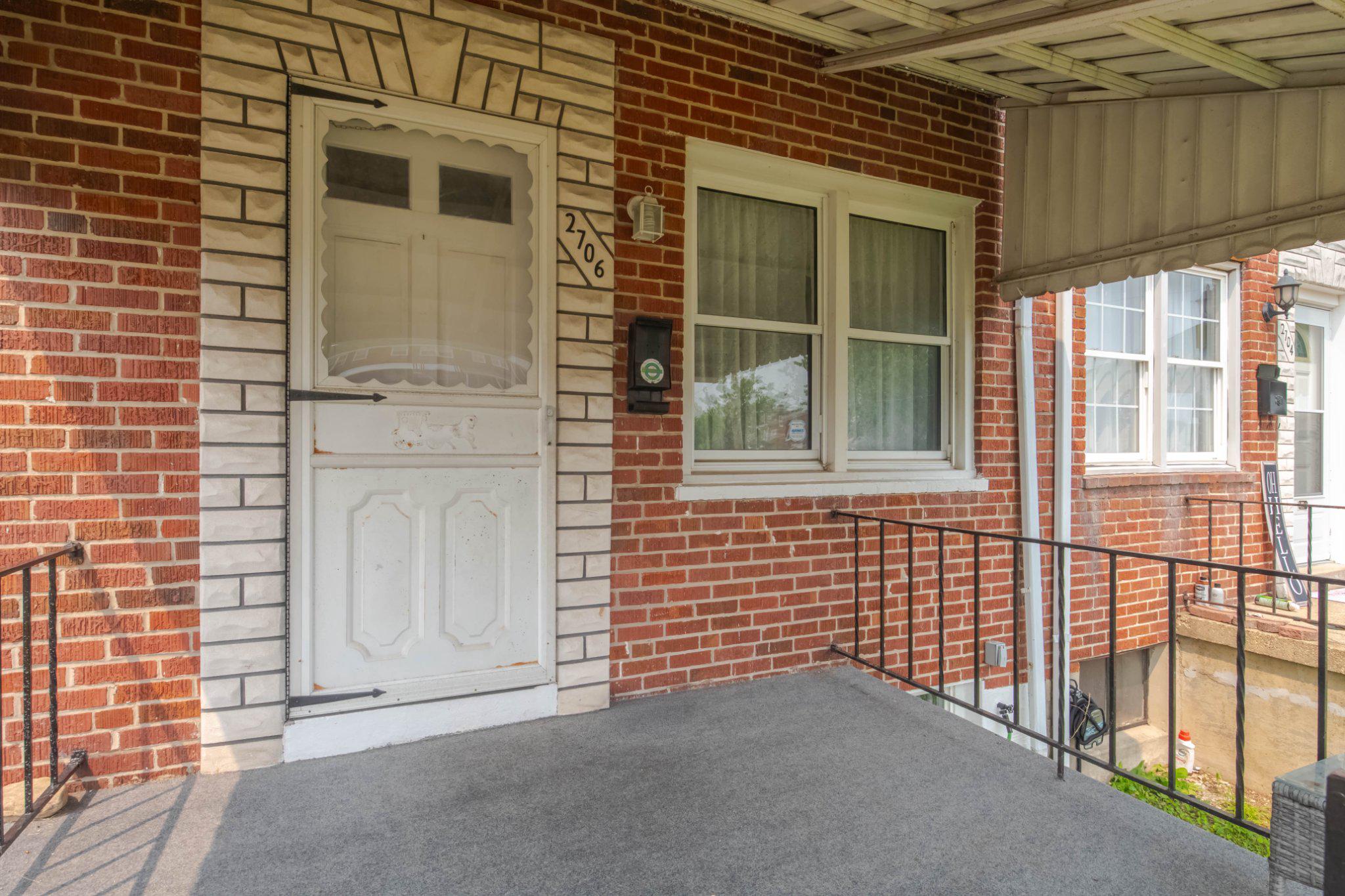 2706 CRESTON ROAD