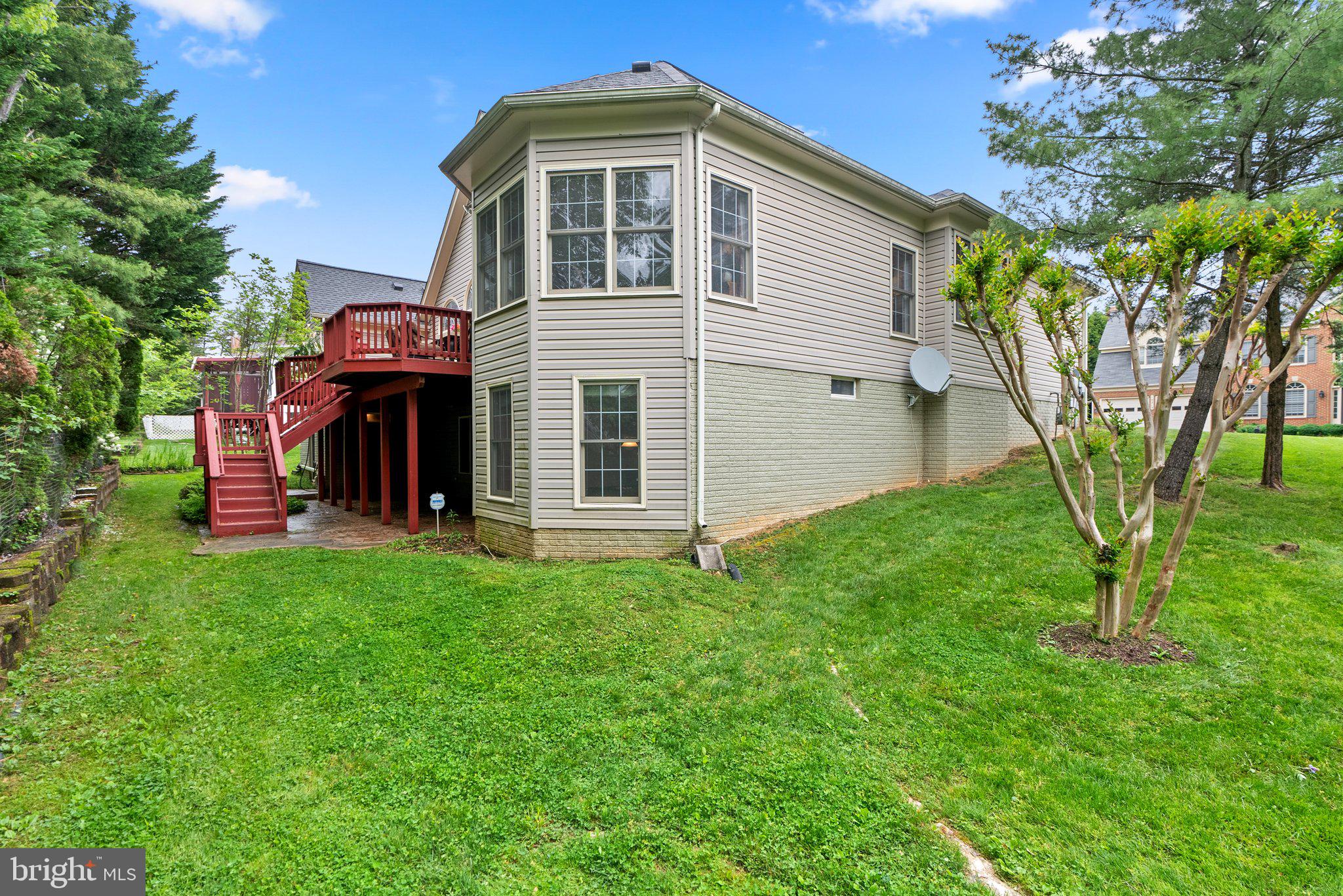 WILLOWS OF POTOMAC - Residential