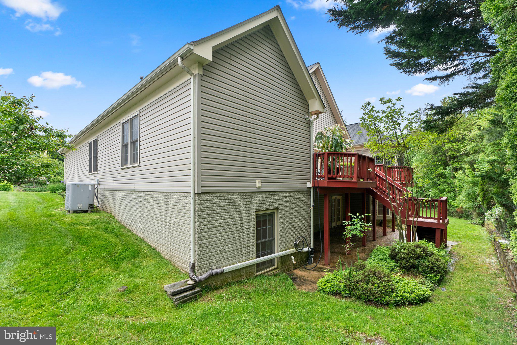 WILLOWS OF POTOMAC - Residential