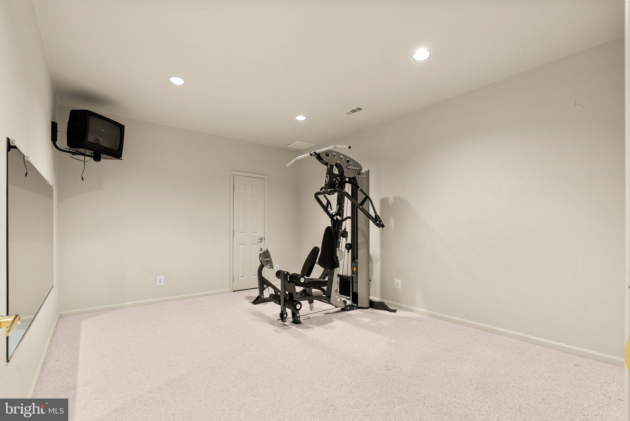 WILLOWS OF POTOMAC - Residential