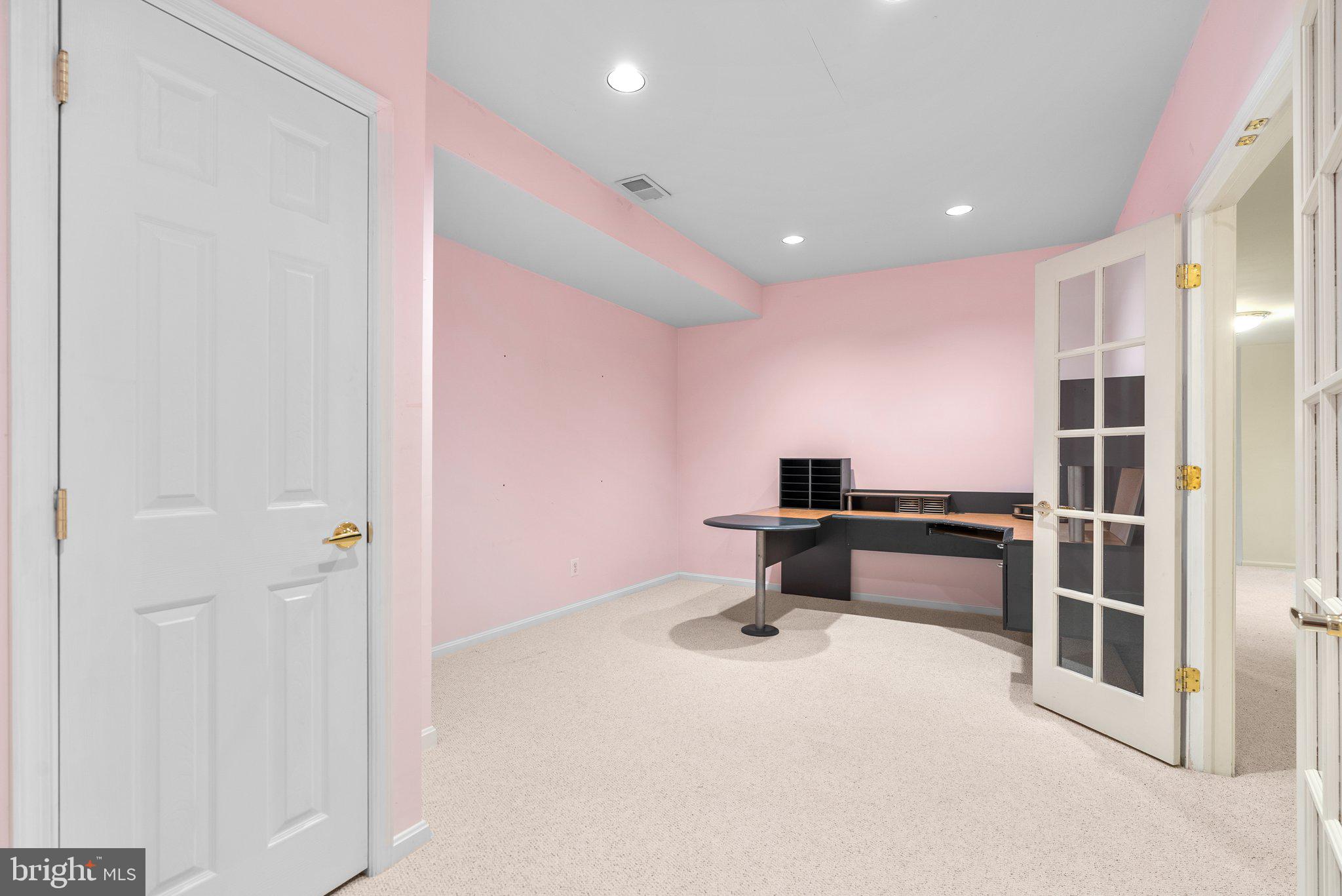 WILLOWS OF POTOMAC - Residential