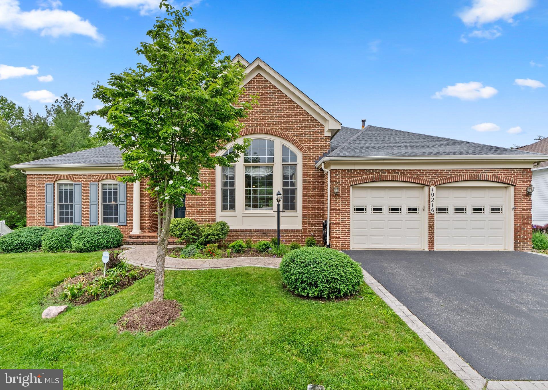 Welcome to this light filled rarely available rambler in the sought-after Willows of Potomac neighborhood. An inviting foyer with gleaming hardwood floors flows into the dramatic living room with soaring ceilings and oversized windows. Enjoy working from home in the generous study with views of the pretty tree-lined street. The stunning family room shines with a wall of windows and a gas burning fireplace. Sip your morning cup of coffee in the breakfast room that opens on to the private deck and overlooks the chef's kitchen. The primary bedroom suite is easily accessible on the main level boasting an inviting sitting alcove with full window surround, a walk-in closet and adjoining luxury bathroom while 2 additional bedrooms have en-suite bathroom access and walk-in closets. The expansive fully finished recreation room comes complete with a wet-bar, game room, 4th Bedroom, 4th full bathroom, a second office, exercise, and storage rooms. There is easy access to the community pool, tennis, playgrounds, walking paths, clubhouse, and gym.