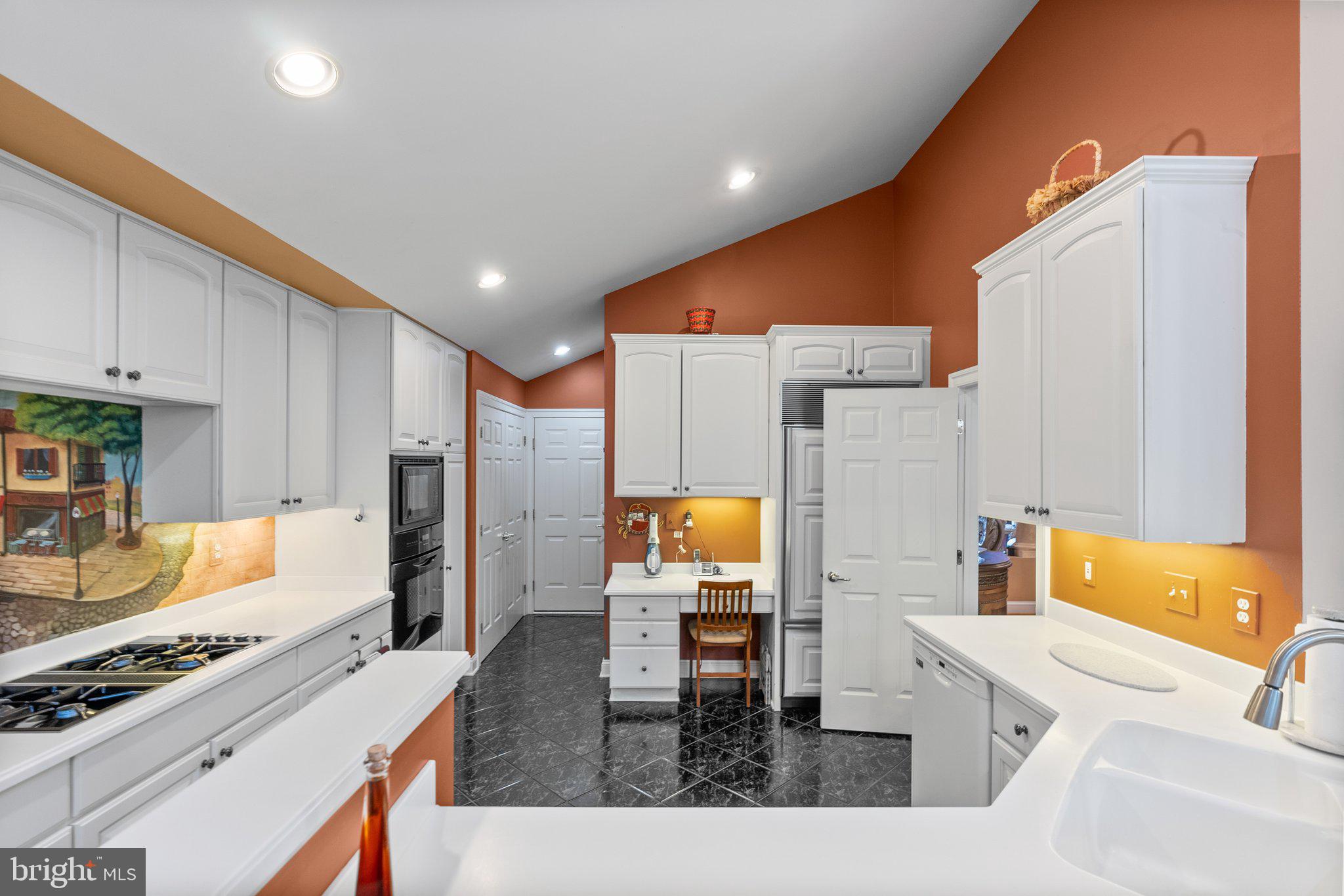 WILLOWS OF POTOMAC - Residential