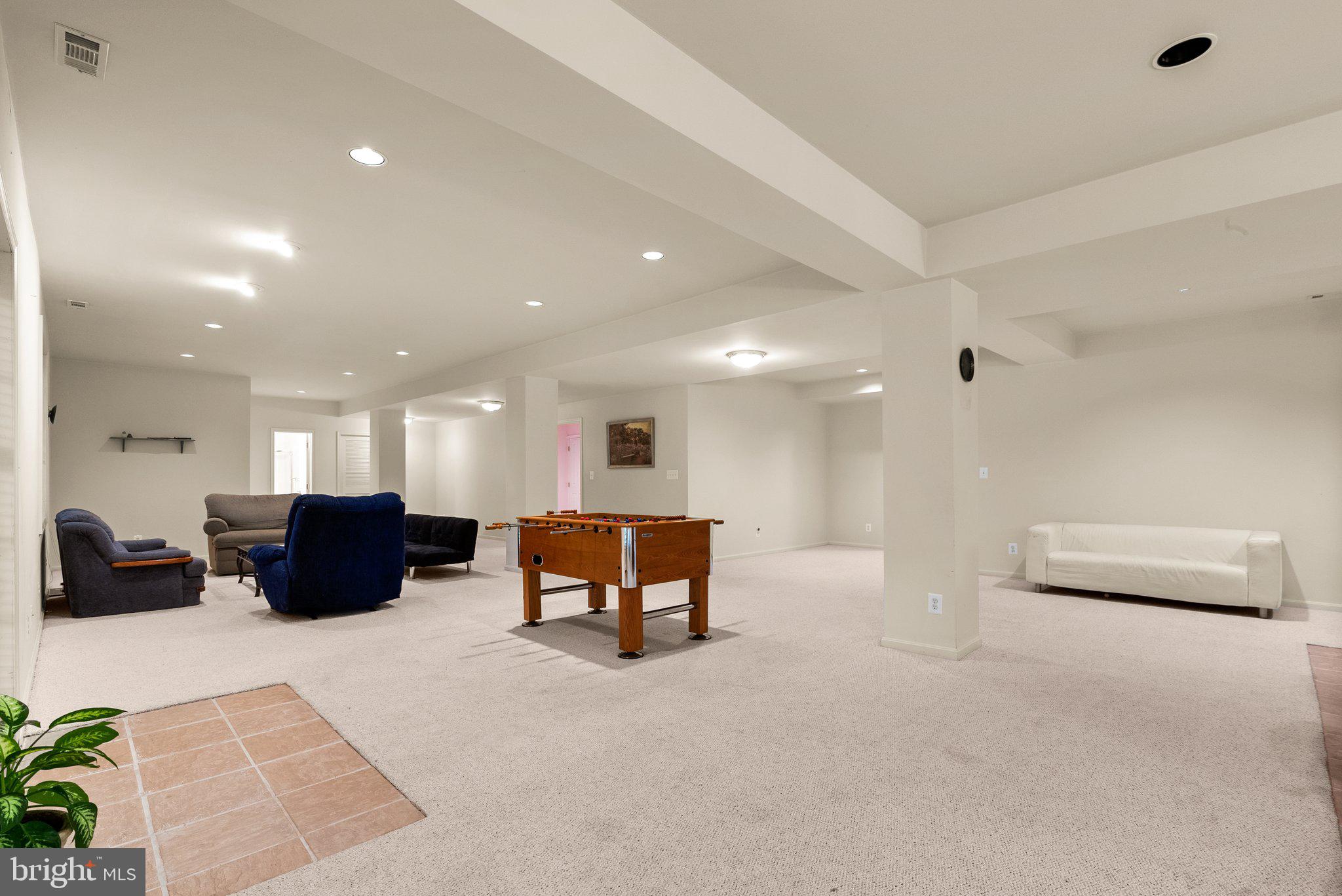 WILLOWS OF POTOMAC - Residential