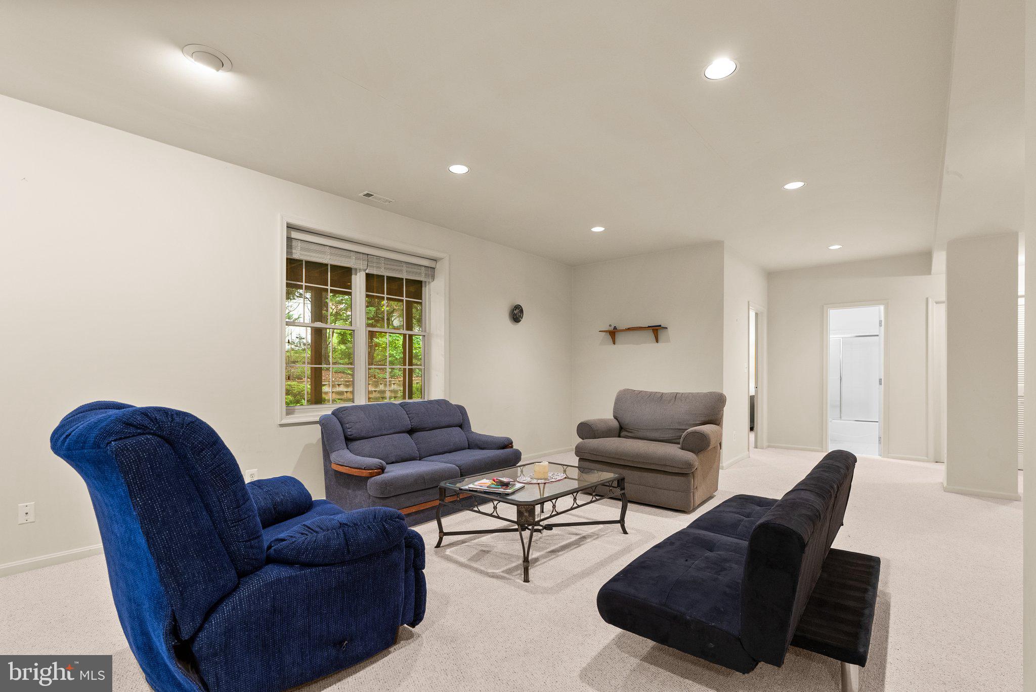 WILLOWS OF POTOMAC - Residential