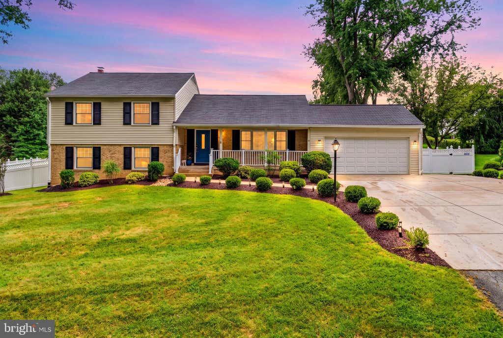 Photo of 7204 Righters Mill Road, DERWOOD, MD 20855 (MLS # MDMC2246966)
